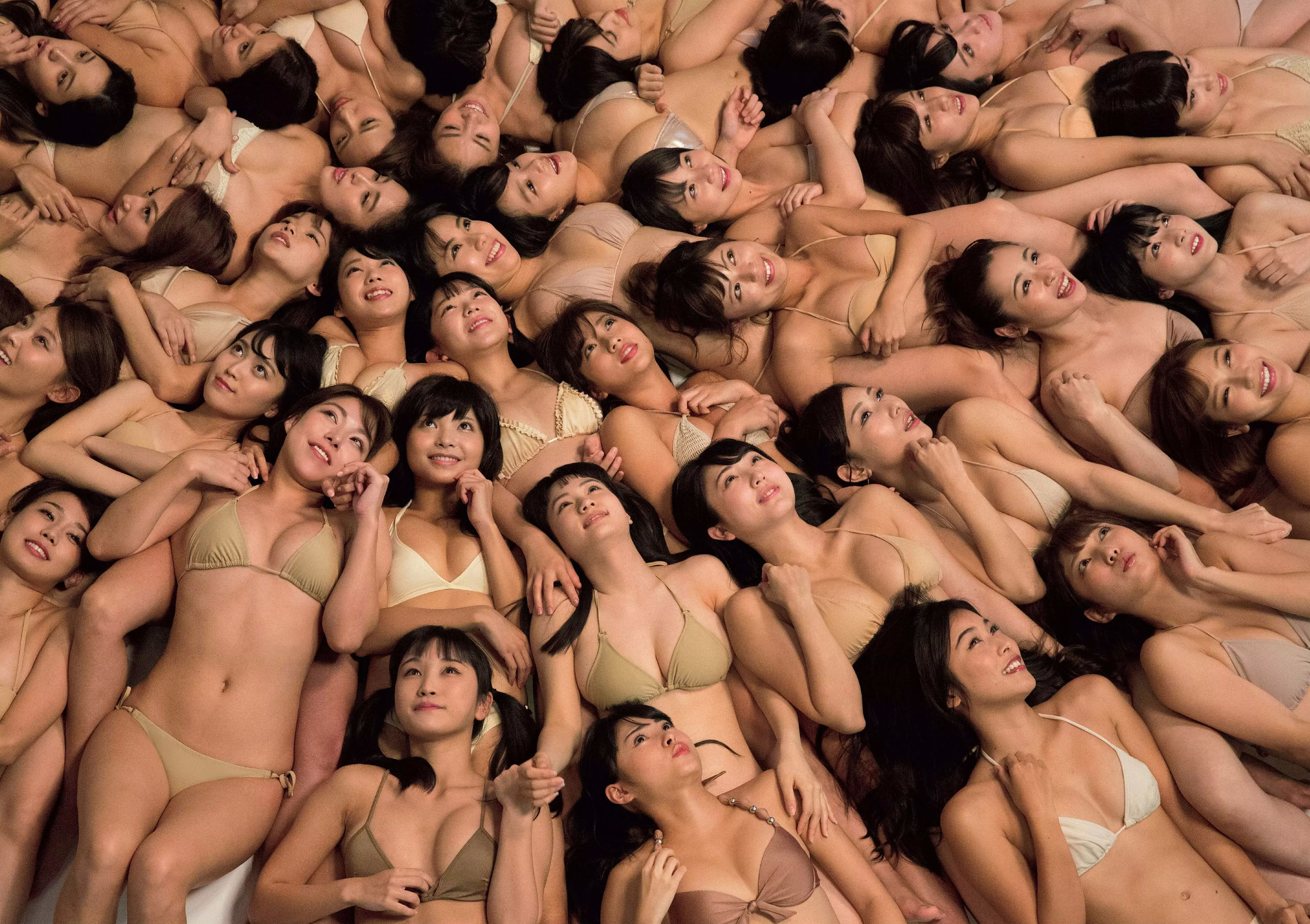 齋藤飛鳥 逢沢りな 沢すみれ 大西桃香 安藤咲桜 春花 [Weekly Playboy] 2018年No.42 写真杂志