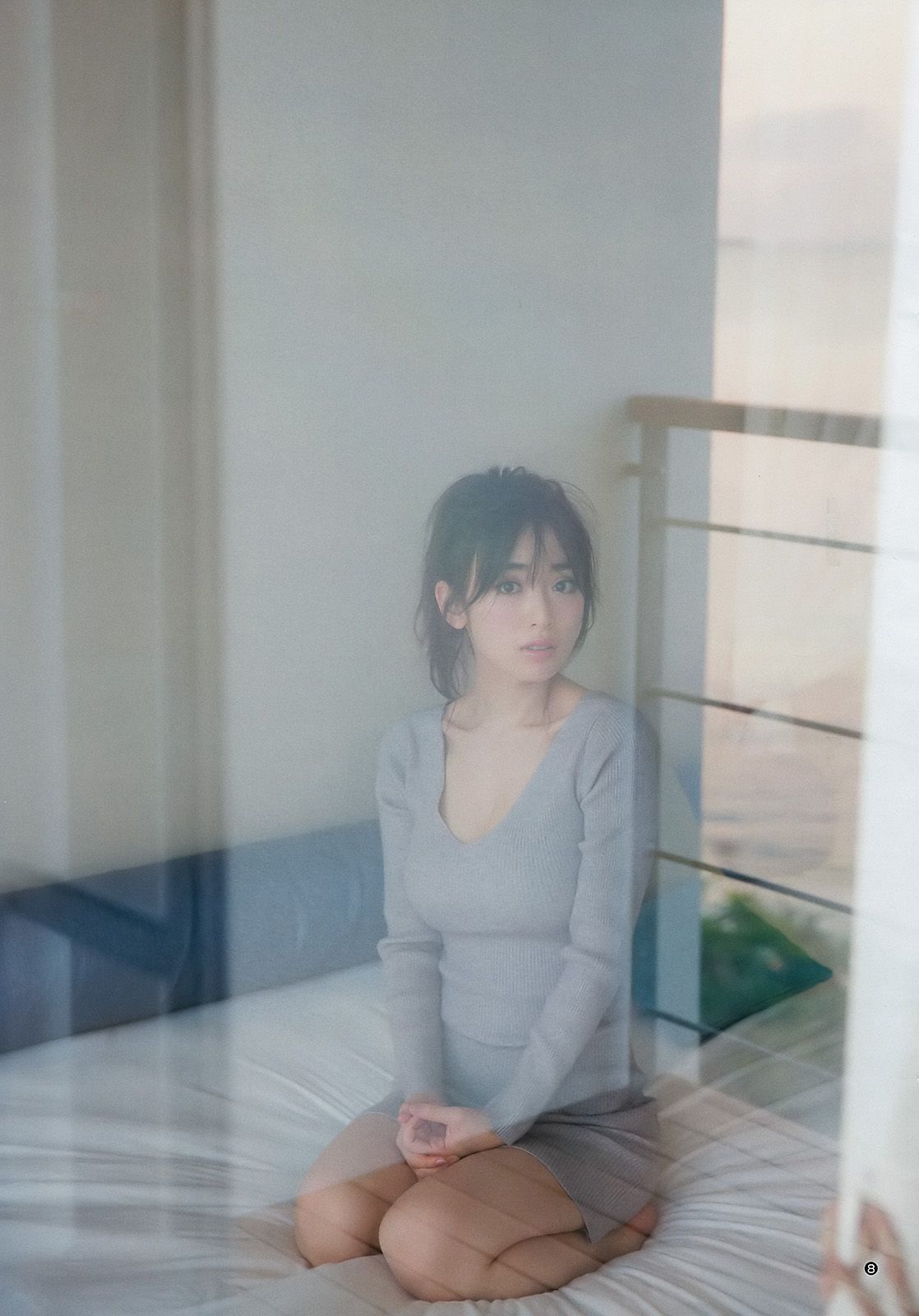 R泉里香 あいみ 斉藤朱夏 [Weekly Young Jump] 2018年No.03-04 写真杂志