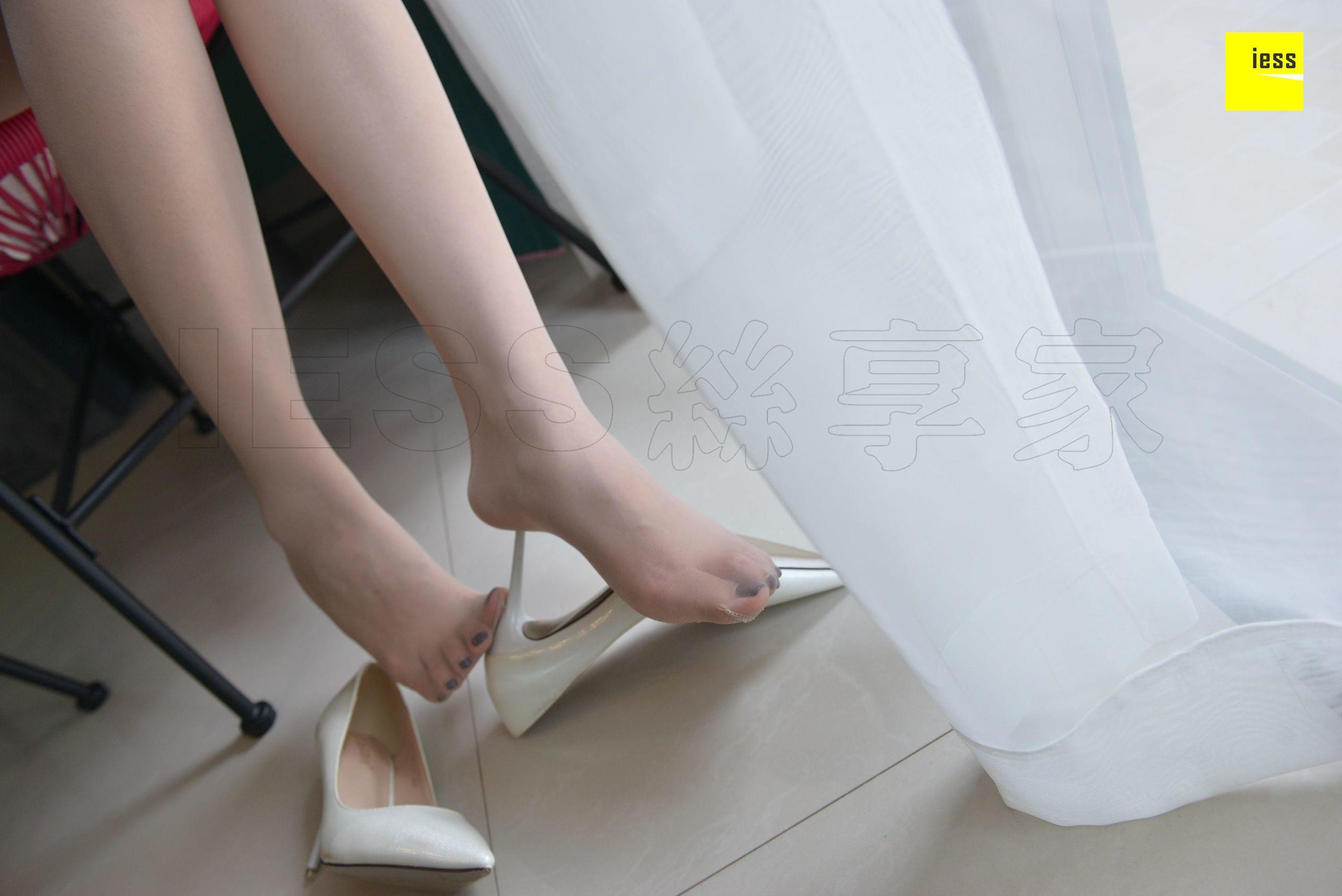 [异思趣向IESS]  模特：七七 《七七的仙女白裙》
