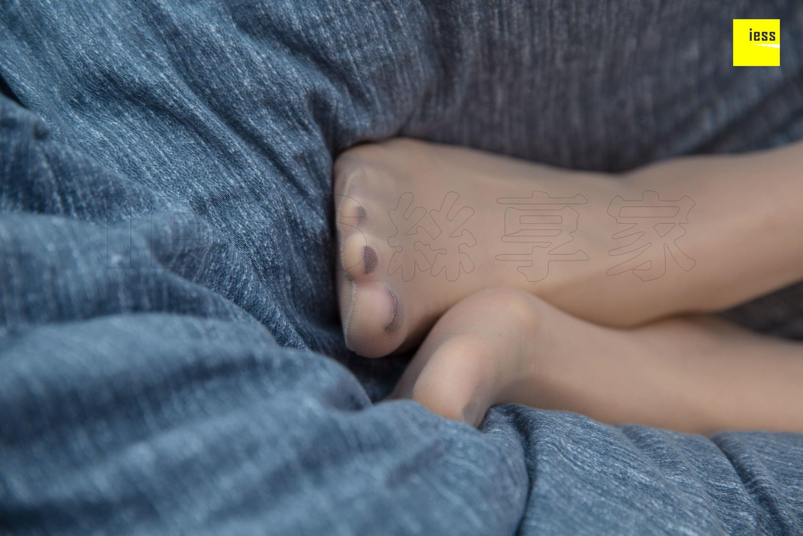 [异思趣向IESS]  模特：九妹 《刚起床的九妹》