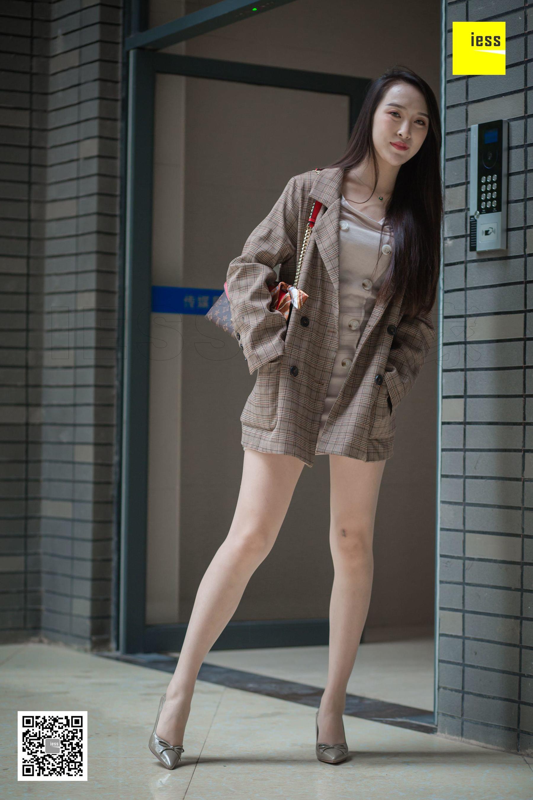 [异思趣向IESS]  模特：云芝 《小区楼下偶遇云芝》