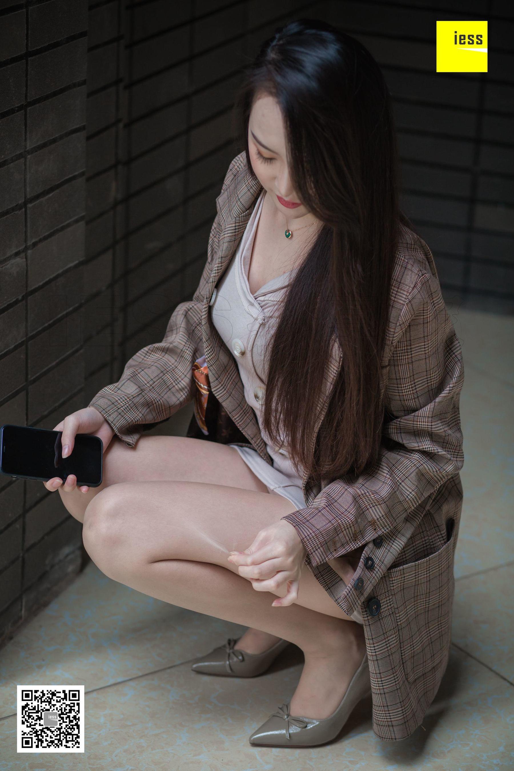 [异思趣向IESS]  模特：云芝 《小区楼下偶遇云芝》