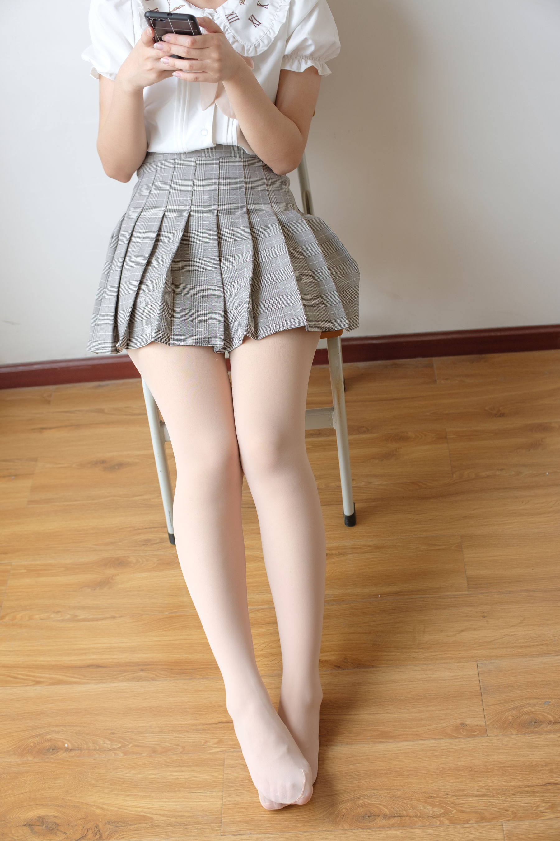 [森萝财团] X-033 肉丝白厚棉袜