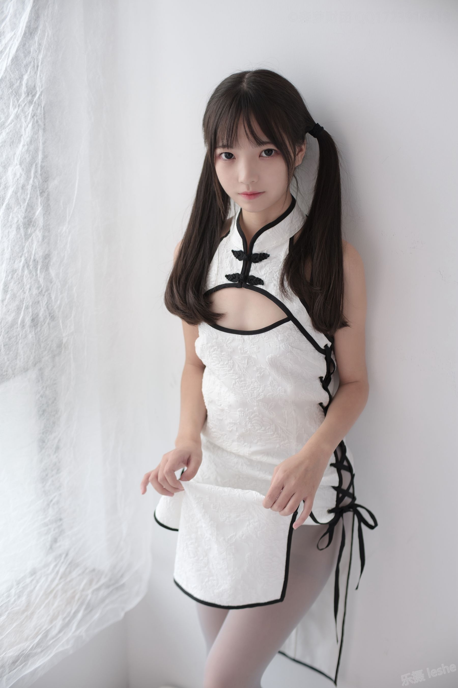 [森萝财团] X-045 开档丝袜少女