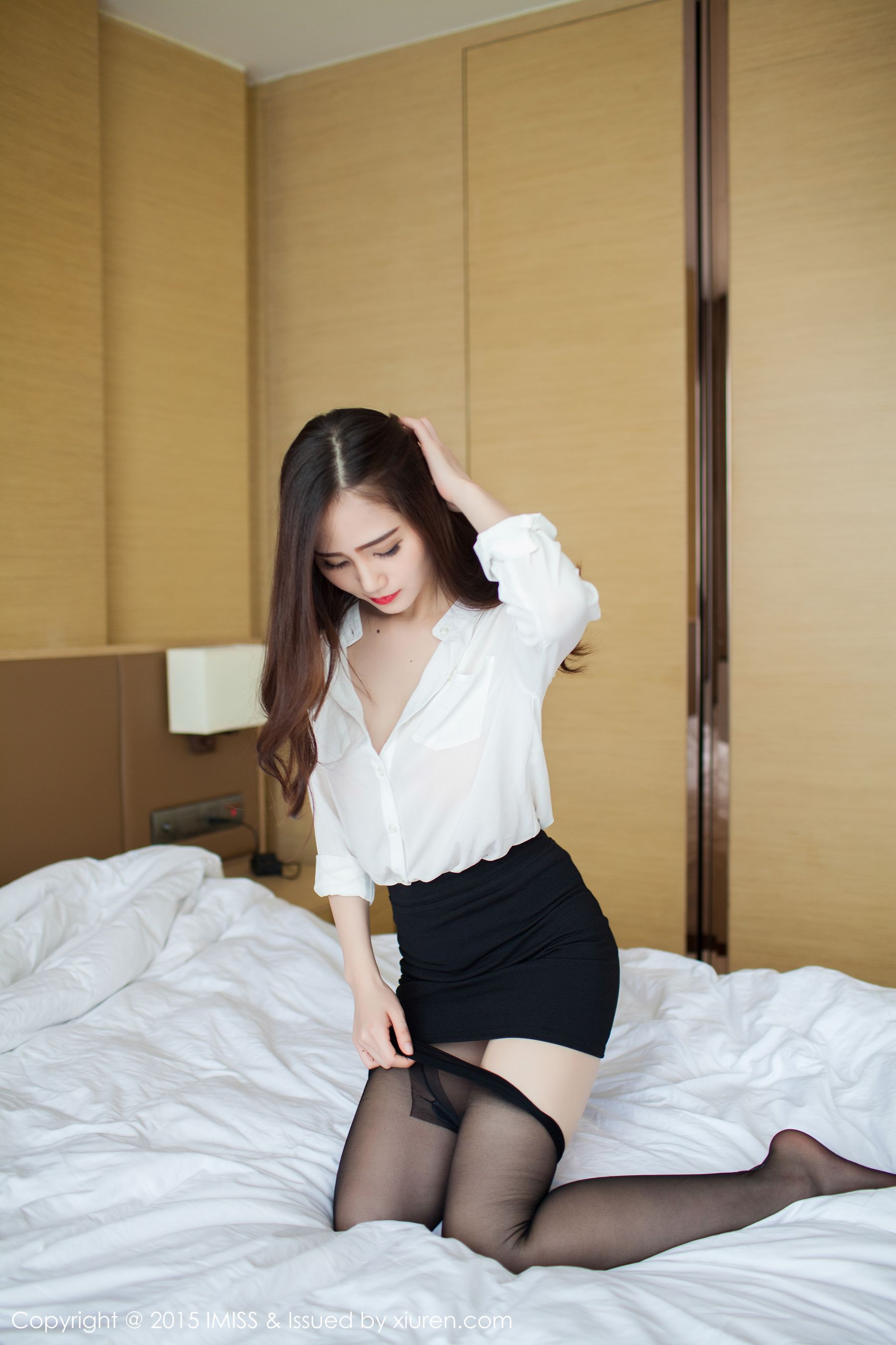 SISY思《黑丝OL》 [爱蜜社IMiss] Vol.027