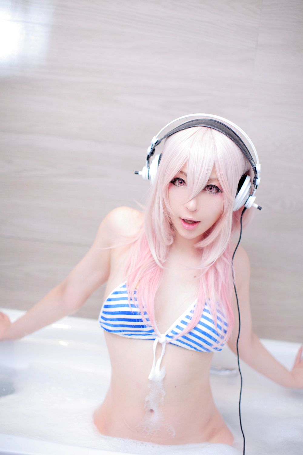 Usagi 《Sonicomi 》Super Sonico [Rabbit hutch]