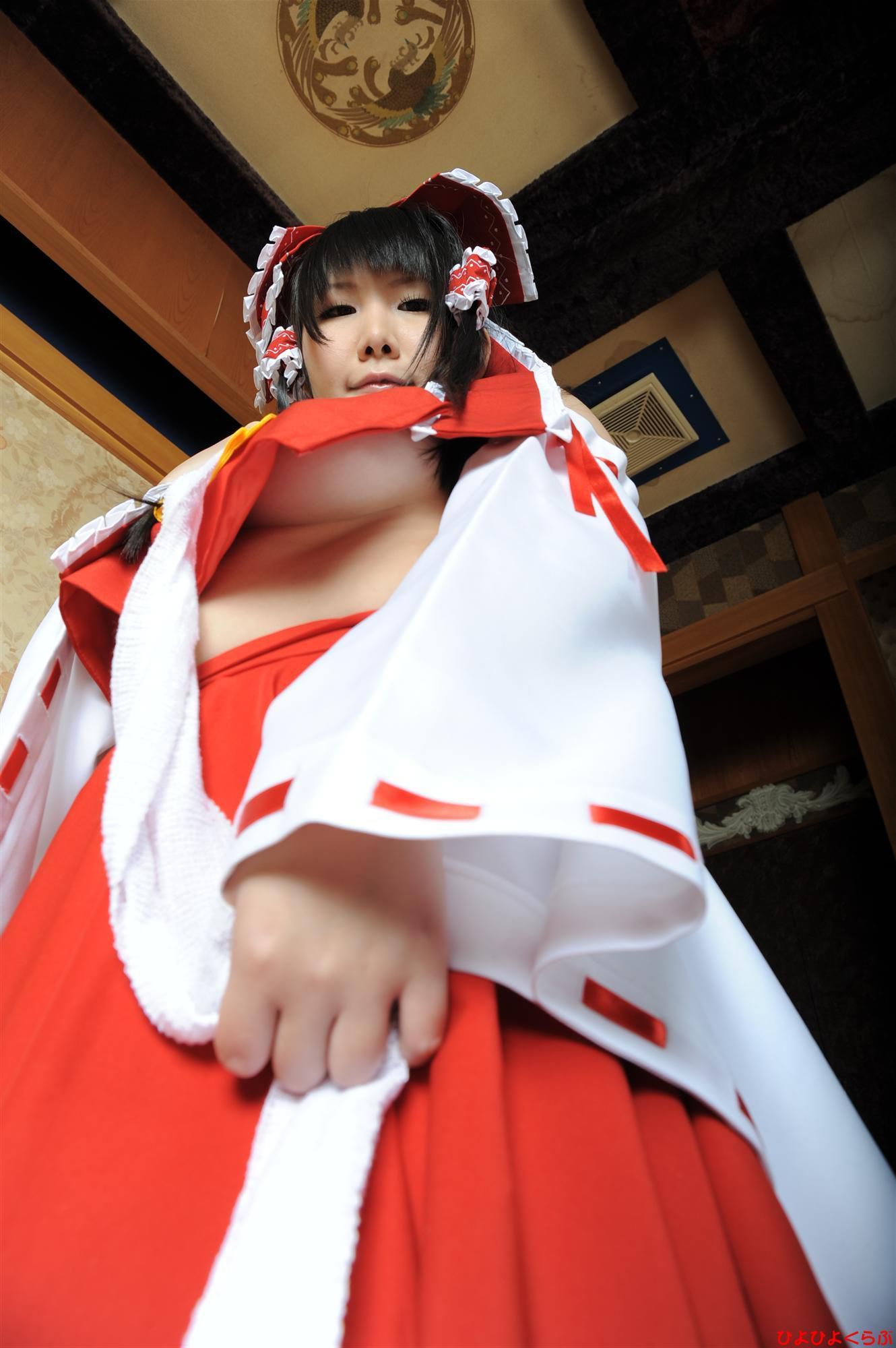 丹雫ひよ (Nishizuku Hiyo) 《東方Project》博麗霊夢   [HiyoHiyo Club]