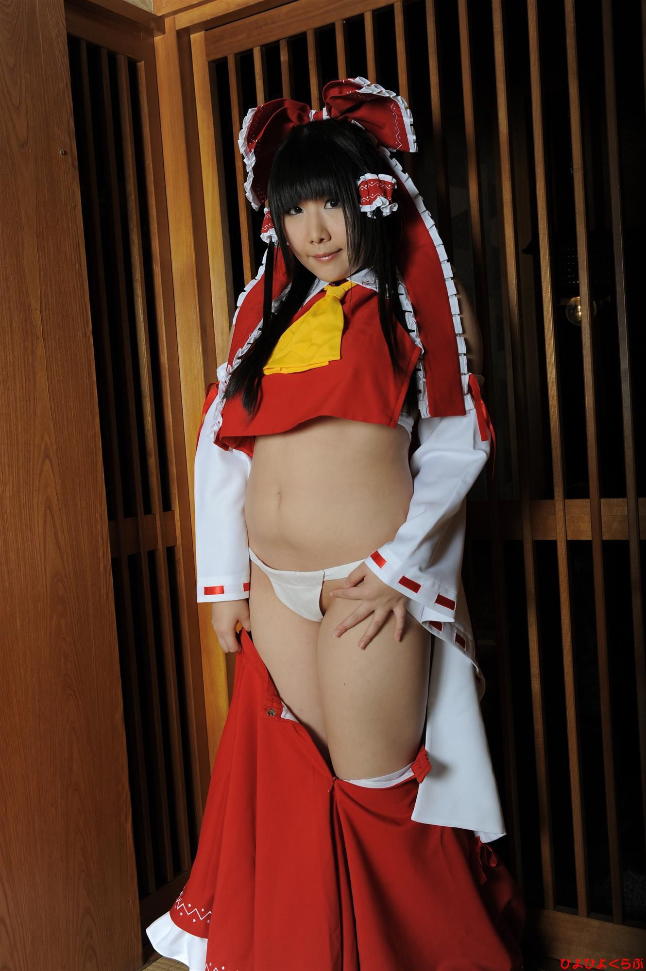 丹雫ひよ (Nishizuku Hiyo) 《東方Project》博麗霊夢   [HiyoHiyo Club]