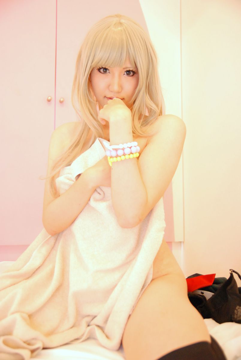 太宰ガロ (Dazai Garo) 《Macros》Sheryl Nome [From a rose.]