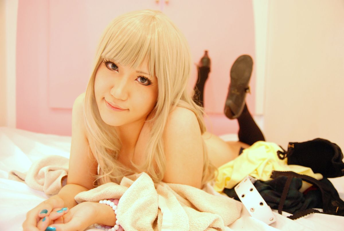 太宰ガロ (Dazai Garo) 《Macros》Sheryl Nome [From a rose.]