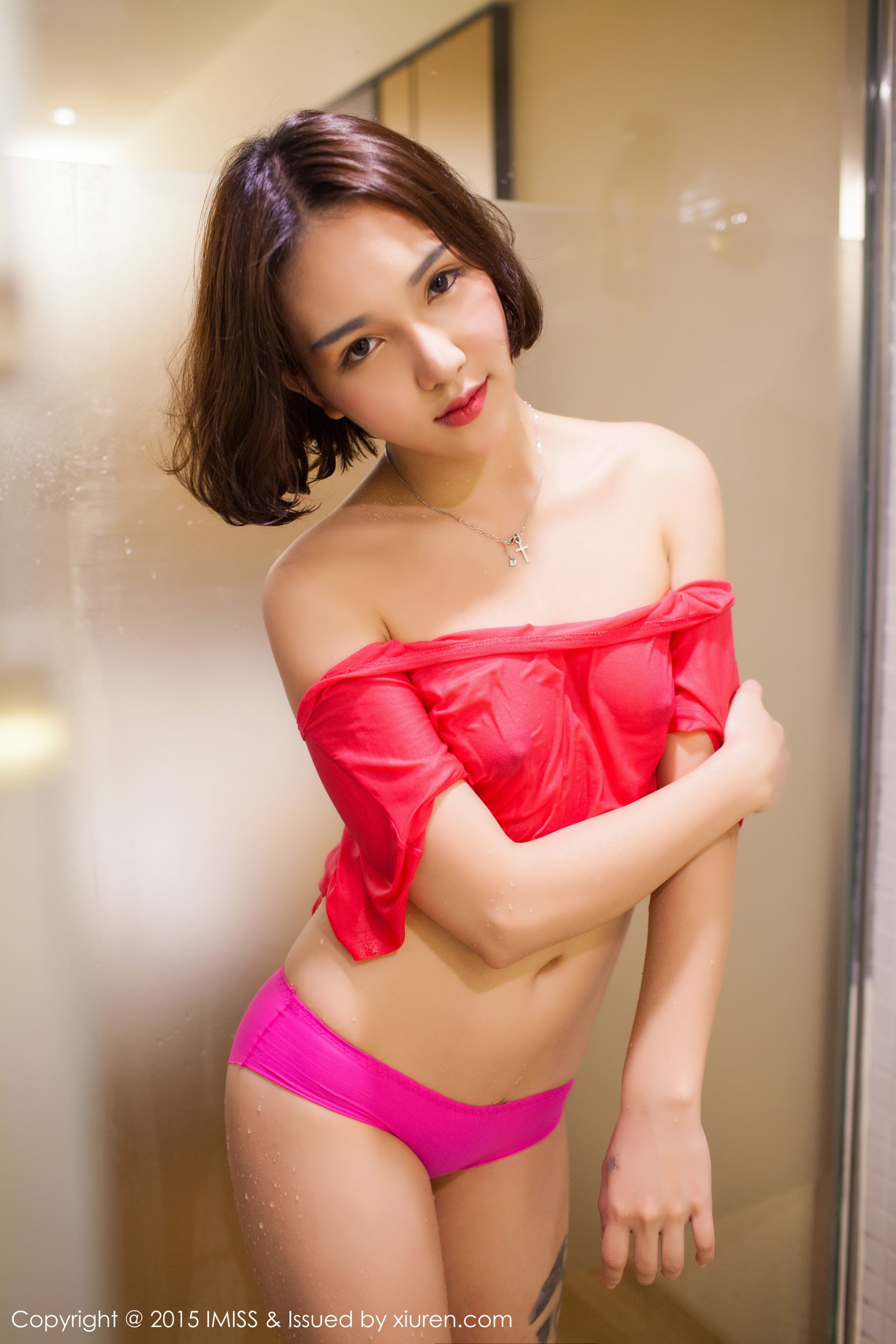 轻熟女@艾诗iccey《浴室湿身+黑丝诱惑》 [爱蜜社IMiss] Vol.043