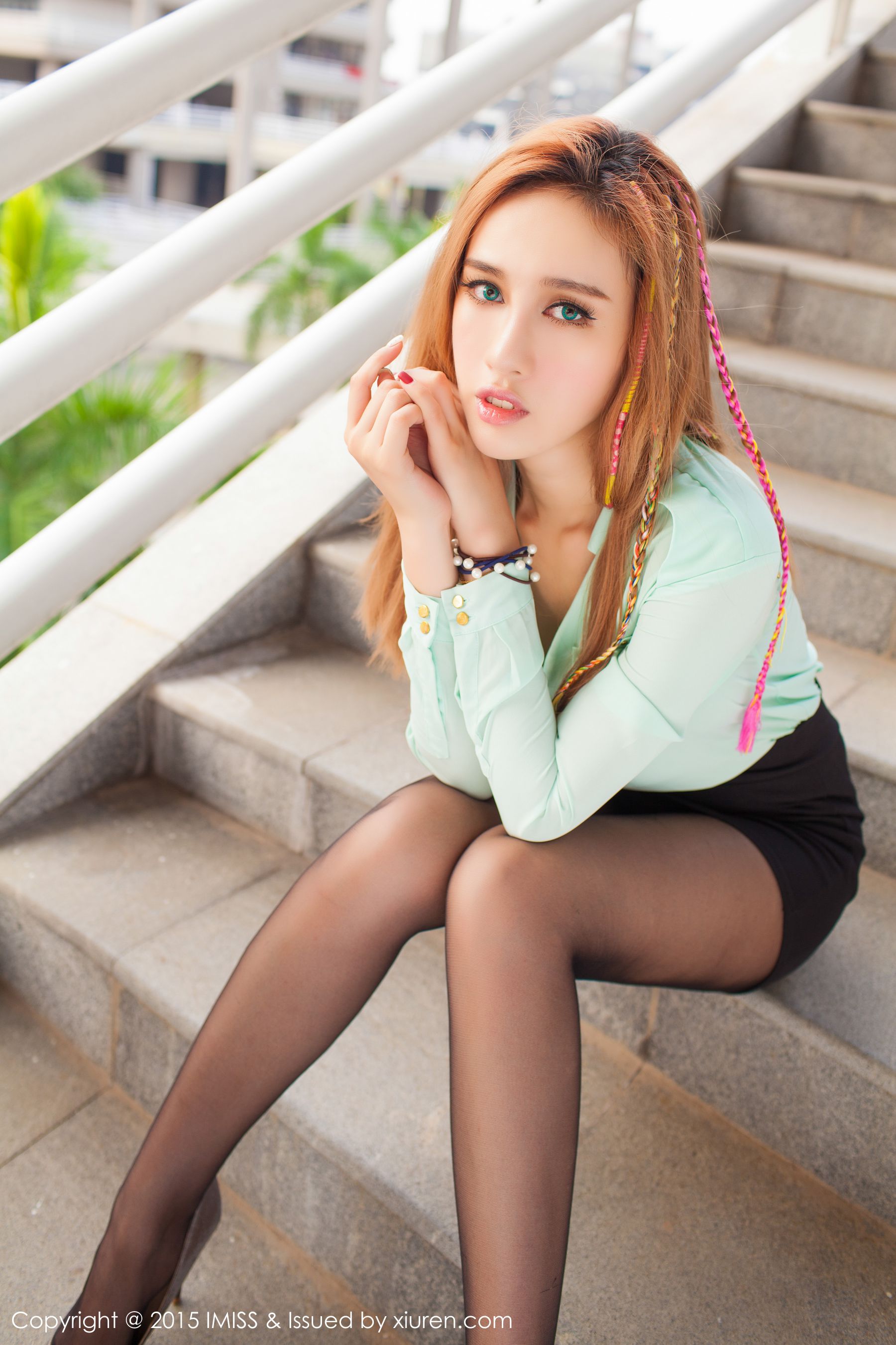 Michi_Ho《比基尼+OL丝袜装》 [爱蜜社IMiss] Vol.050