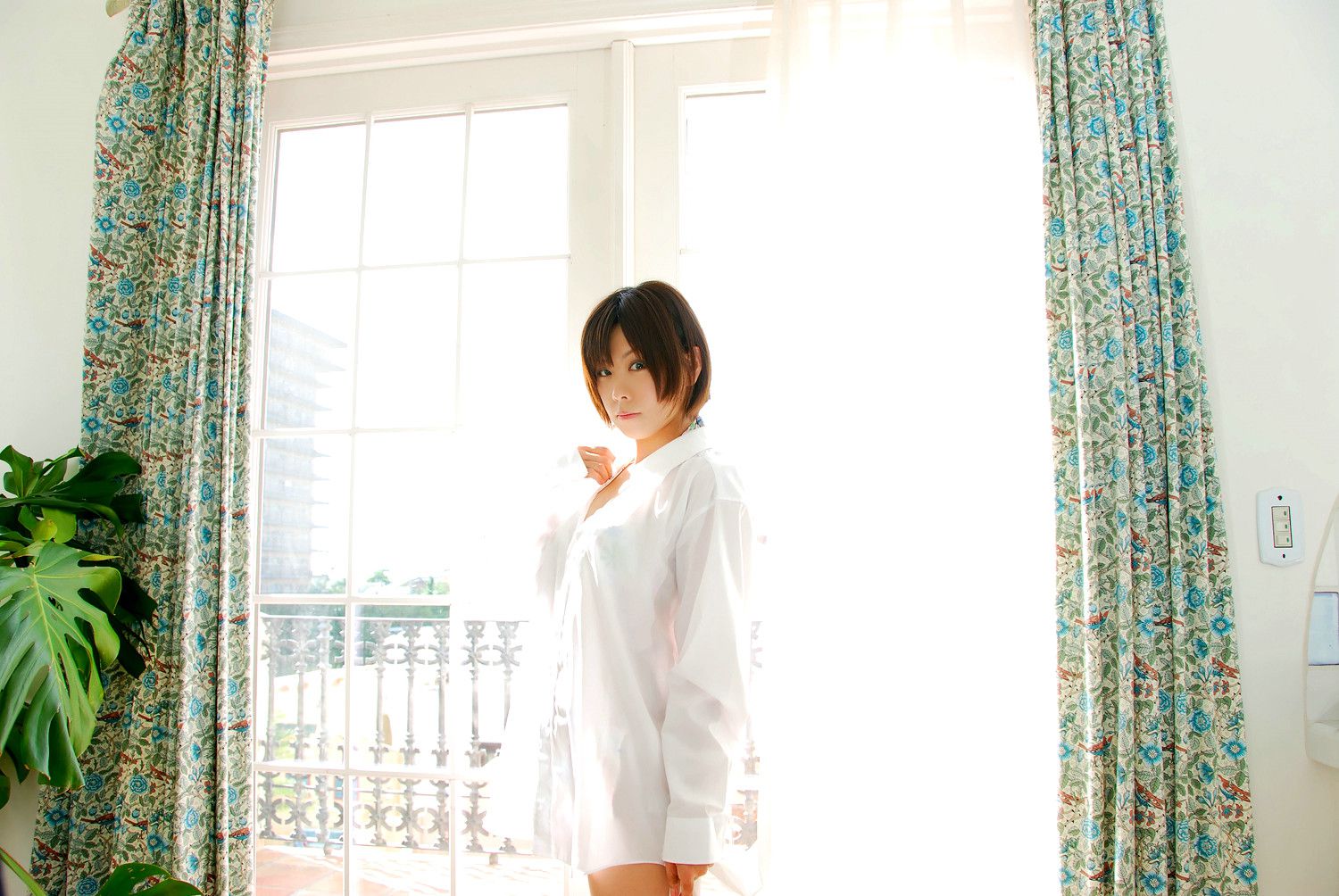 橘みなみ (Tachibana Minami) 《赌场少女》理欧?罗伦斯 3Sets