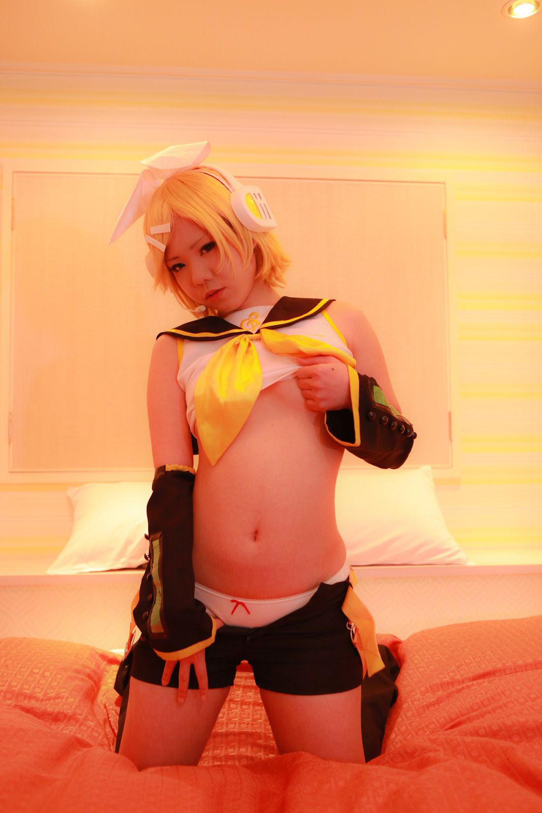 田中まな (Tanaka Mana) 《VOCALOID》鏡音リン [Cosplay Channel]