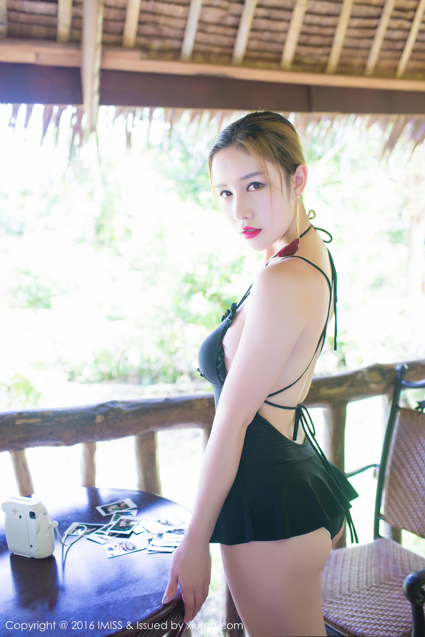 于姬Una《白皙的皮肤，呼之欲出的爆乳》 [爱蜜社IMiss] Vol.061