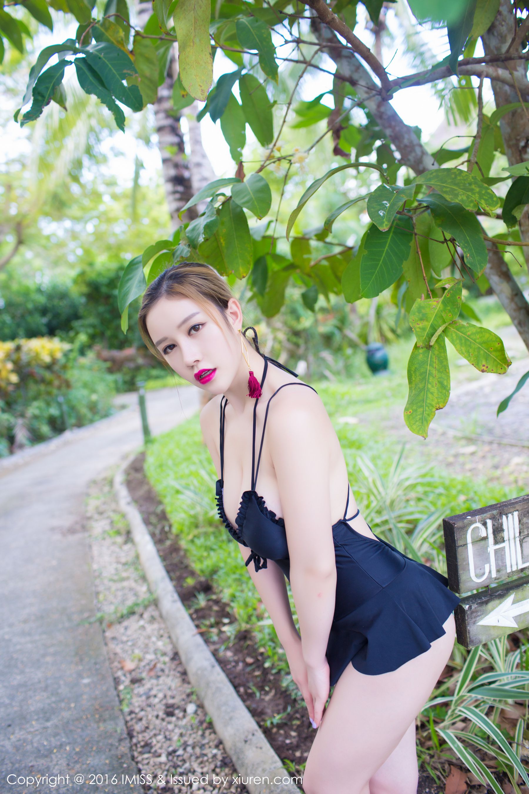 于姬Una《白皙的皮肤，呼之欲出的爆乳》 [爱蜜社IMiss] Vol.061