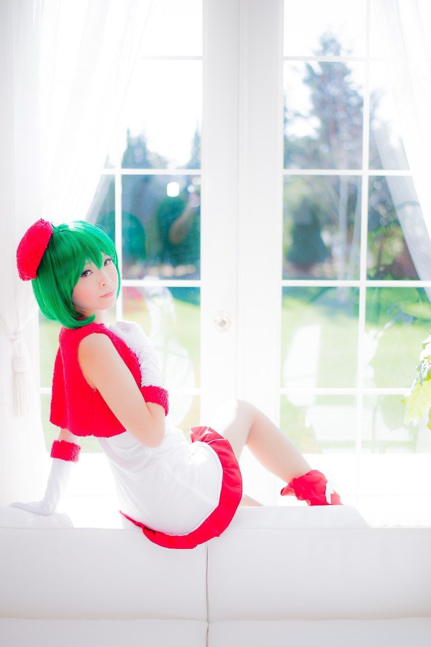 真白ゆき (Mashiro Yuki) コスプレ《Macros》Ranka Lee(Xmas ver.)