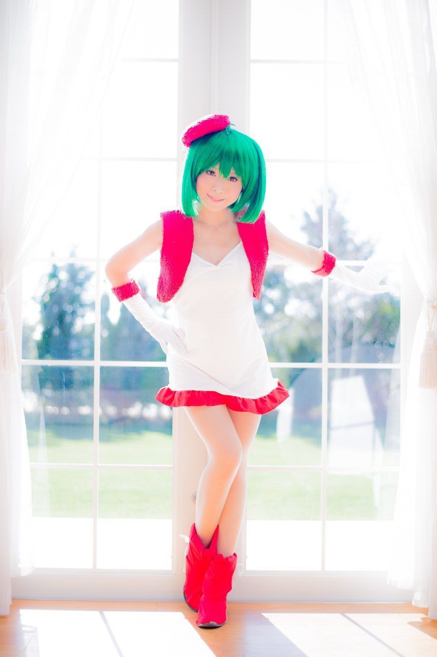 真白ゆき (Mashiro Yuki) コスプレ《Macros》Ranka Lee(Xmas ver.)
