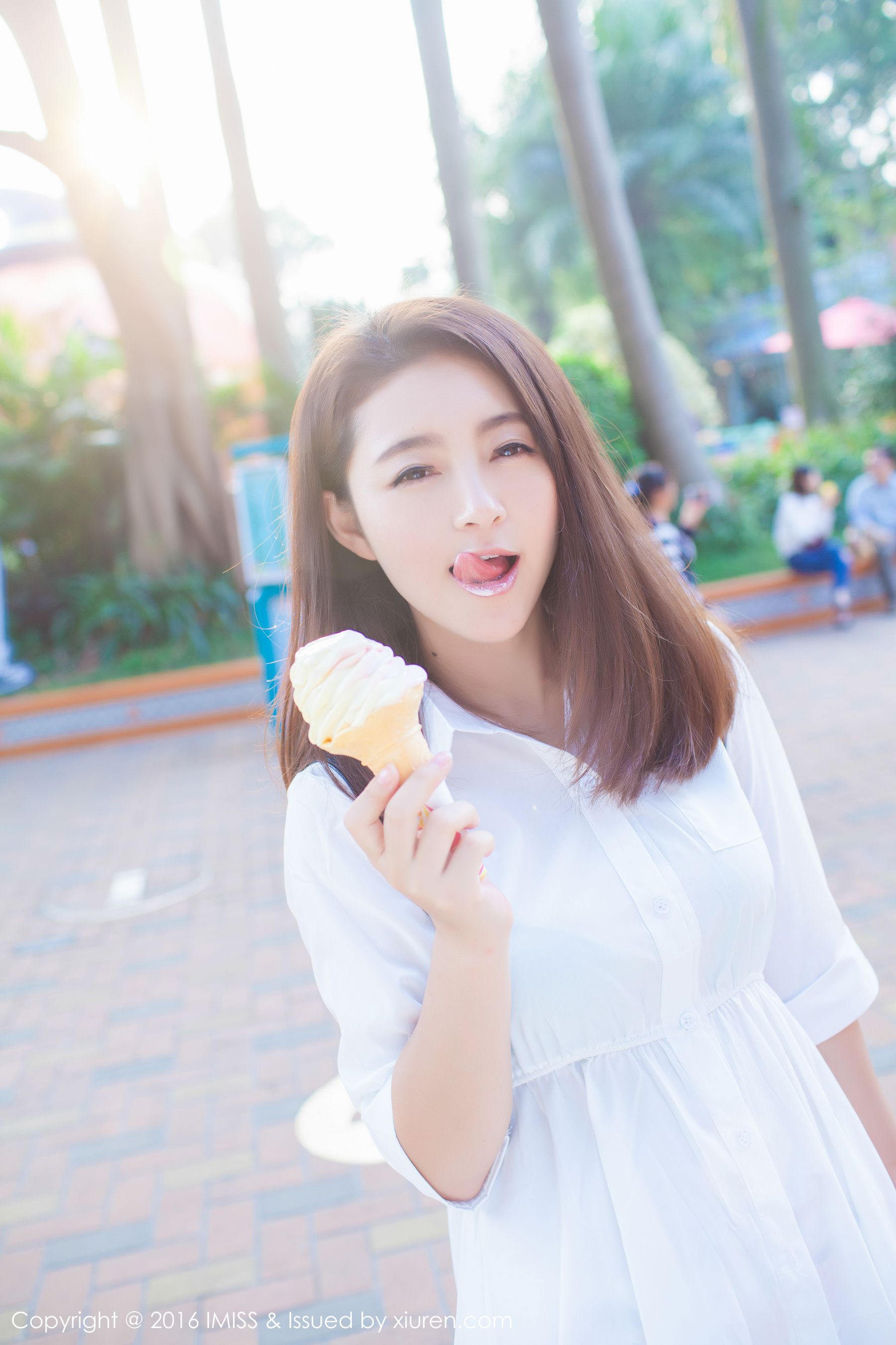 夏茉GIGI《2套服饰街拍》 [爱蜜社IMiss] Vol.066