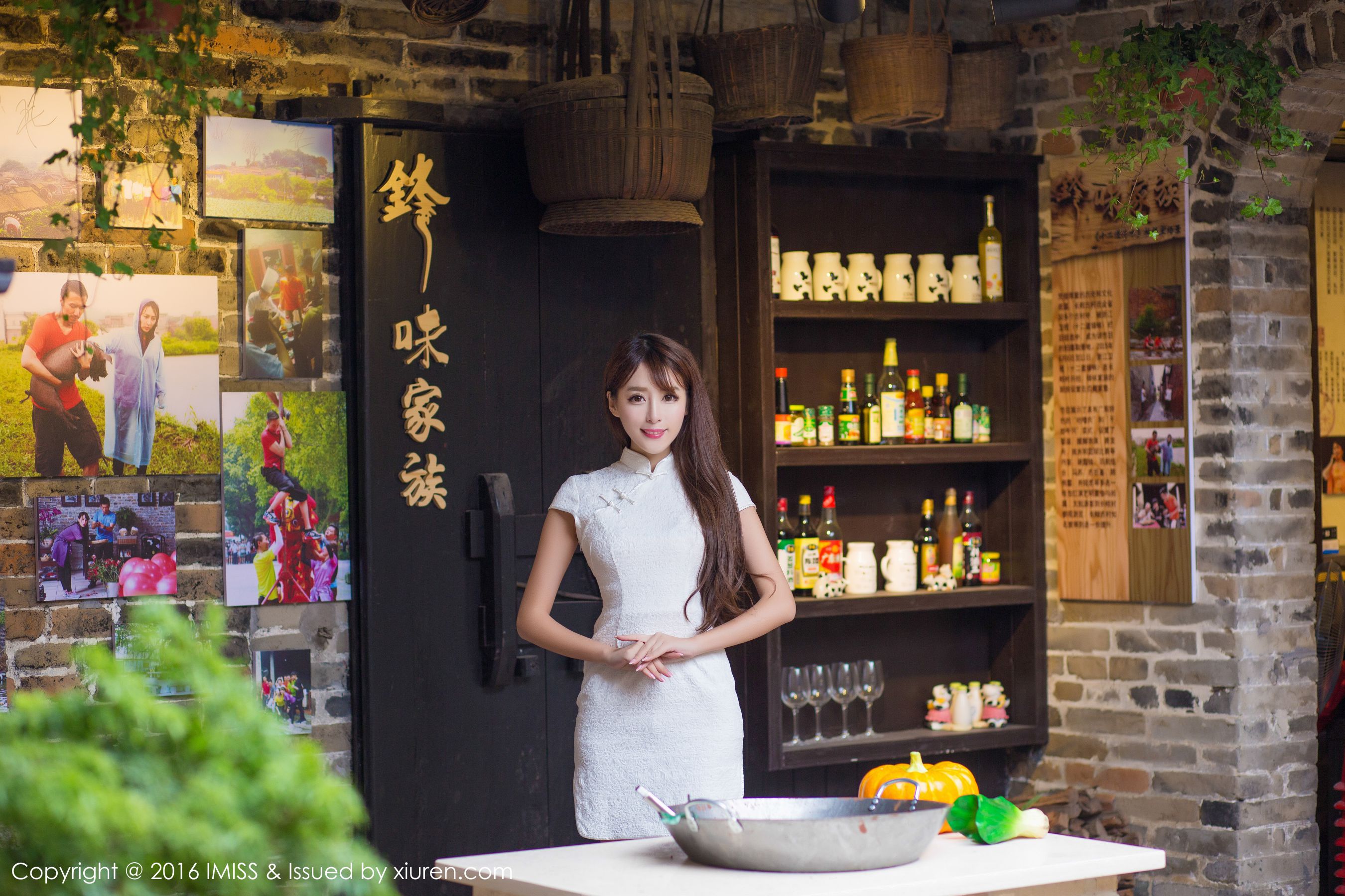 王曼妮、谭小雅《古典旗袍系列》[爱蜜社IMiss] Vol.070