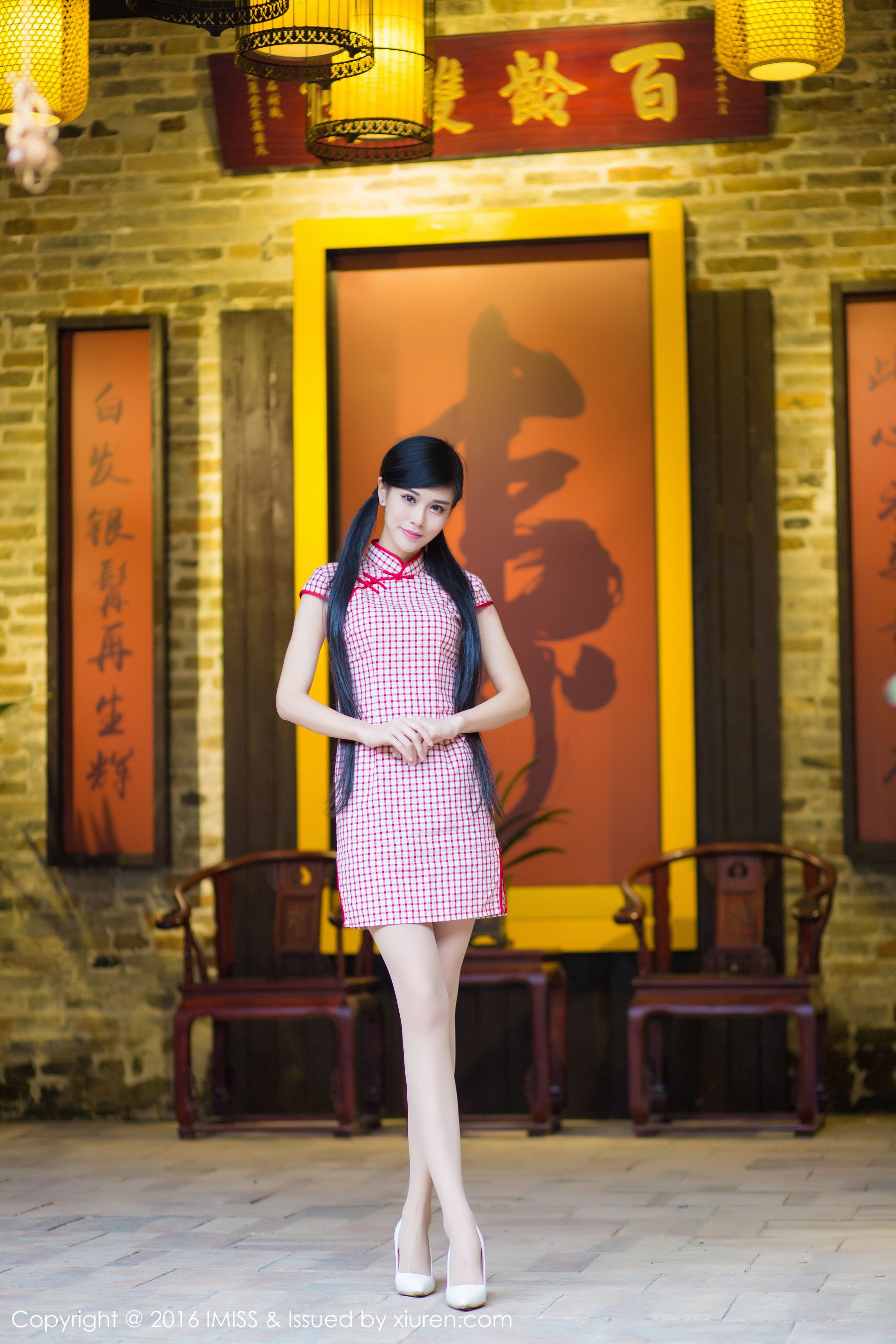 王曼妮、谭小雅《古典旗袍系列》[爱蜜社IMiss] Vol.070