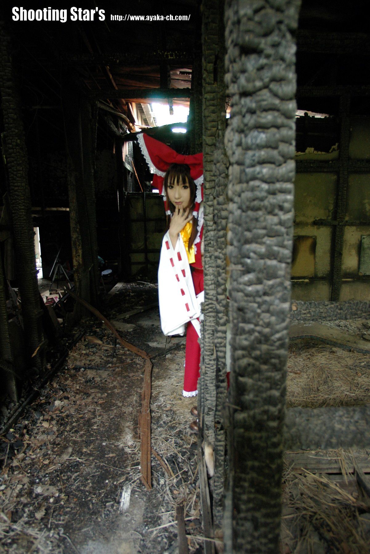 绫香サク 《東方Project》博麗霊夢 Reimu Hakurei
