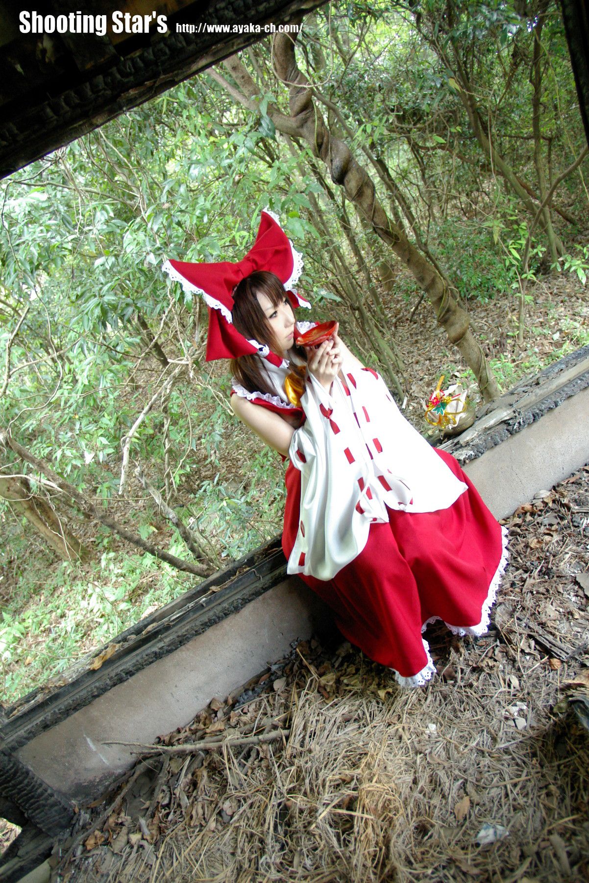 绫香サク 《東方Project》博麗霊夢 Reimu Hakurei