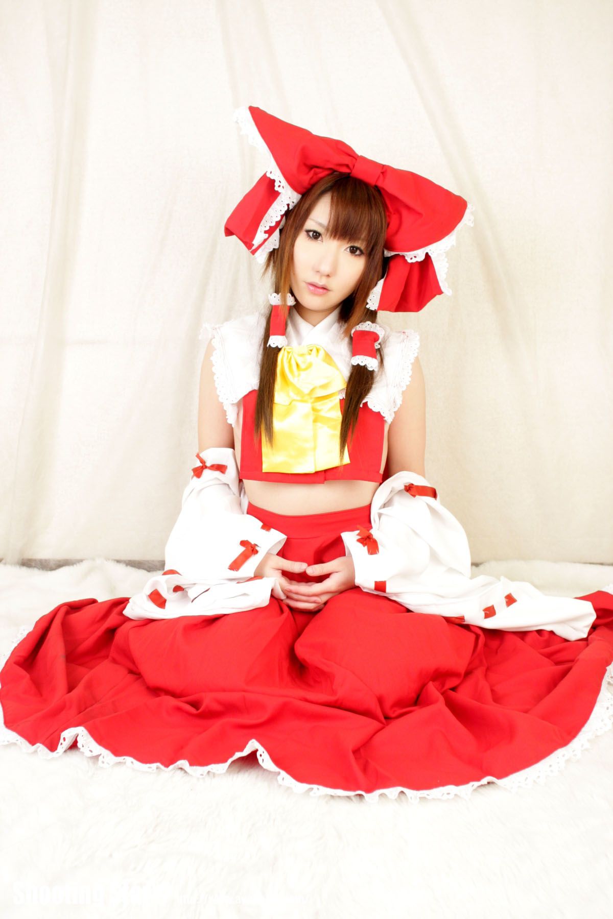 绫香サク 《東方Project》博麗霊夢 Reimu Hakurei