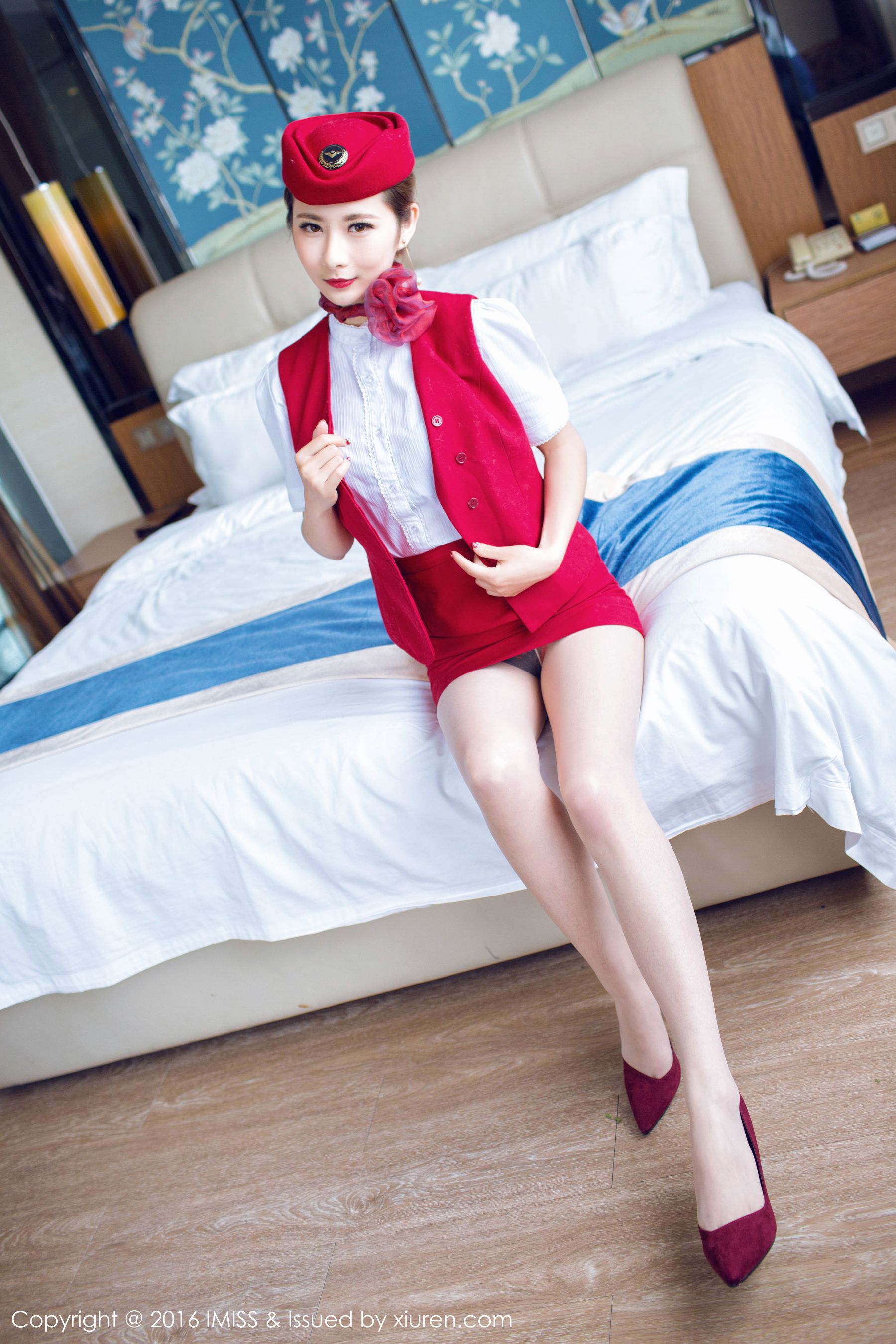 莉莉Lily《兔女郎、空姐制服+死库水湿身系列》 [爱蜜社IMiss] Vol.082