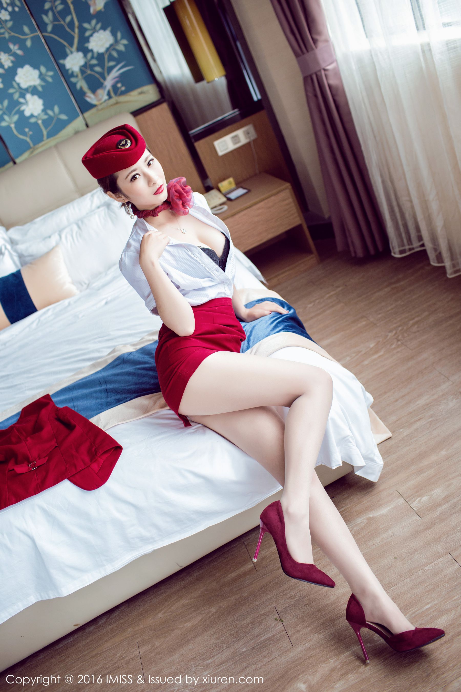 莉莉Lily《兔女郎、空姐制服+死库水湿身系列》 [爱蜜社IMiss] Vol.082