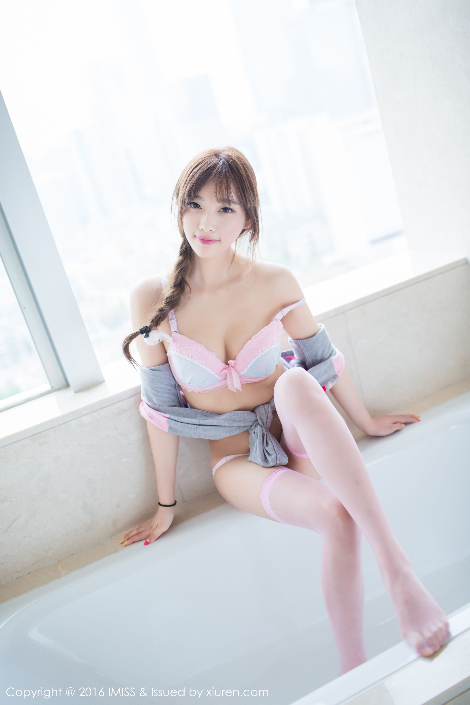 sugar小甜心CC《粉色丝袜+性感内衣》 [爱蜜社IMiss] Vol.100