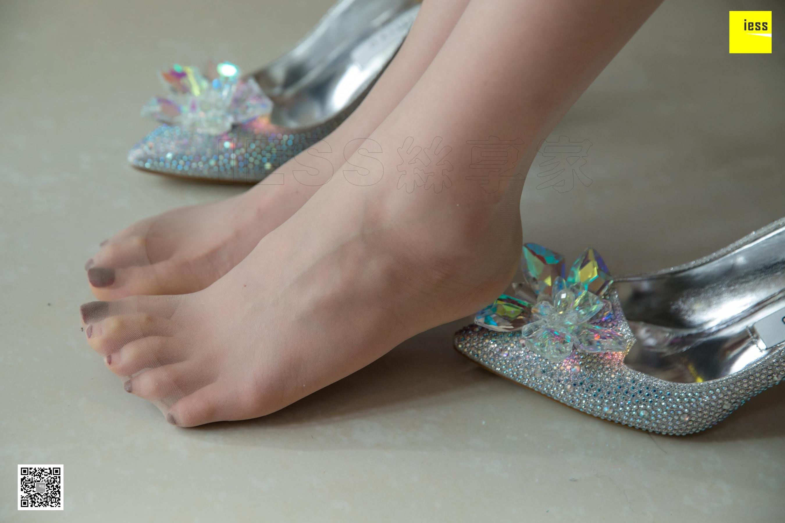 [异思趣向IESS] 模特 九妹 《九妹的水晶鞋》