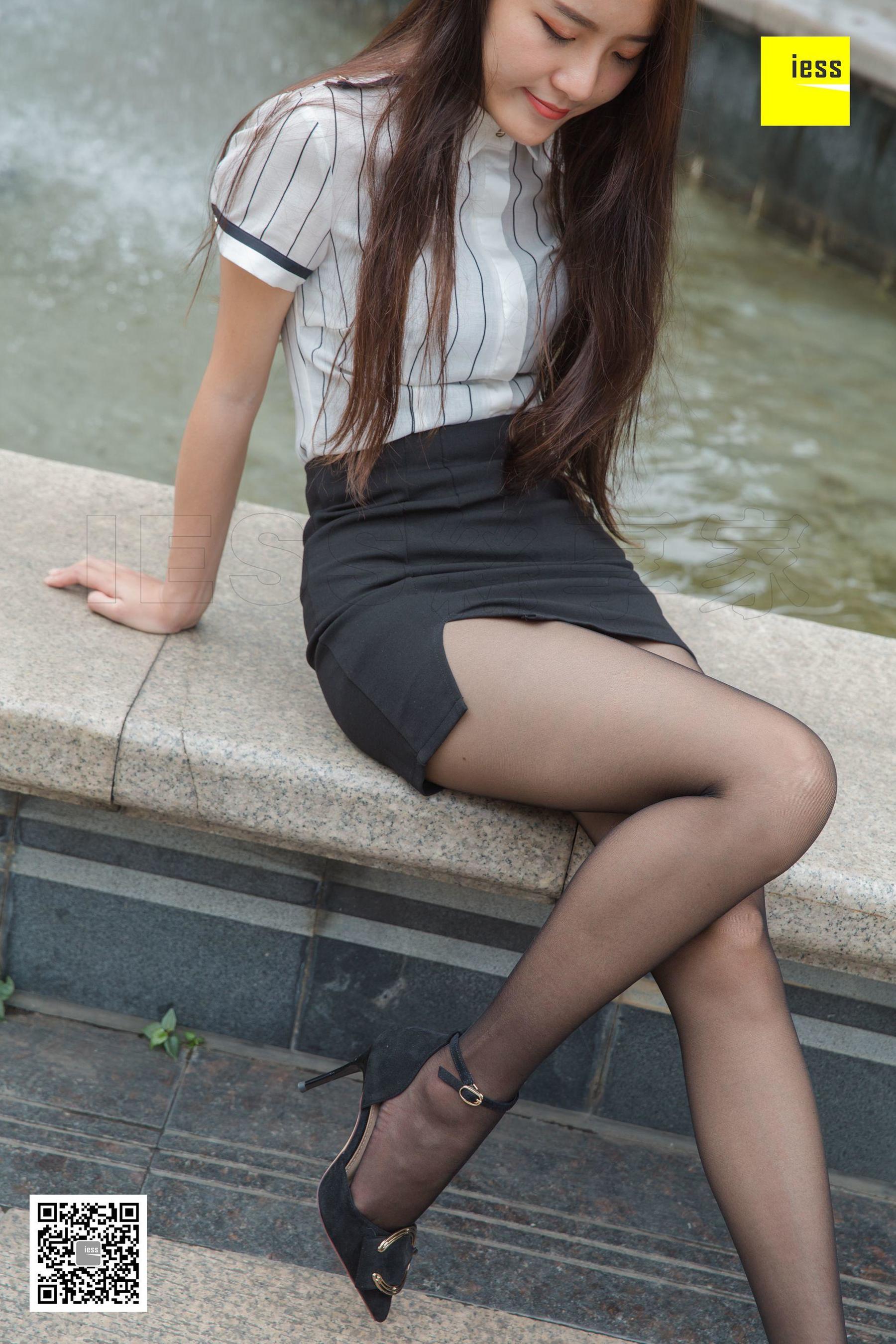 [异思趣向IESS] 模特 婉萍 《坐在喷泉旁的婉萍》