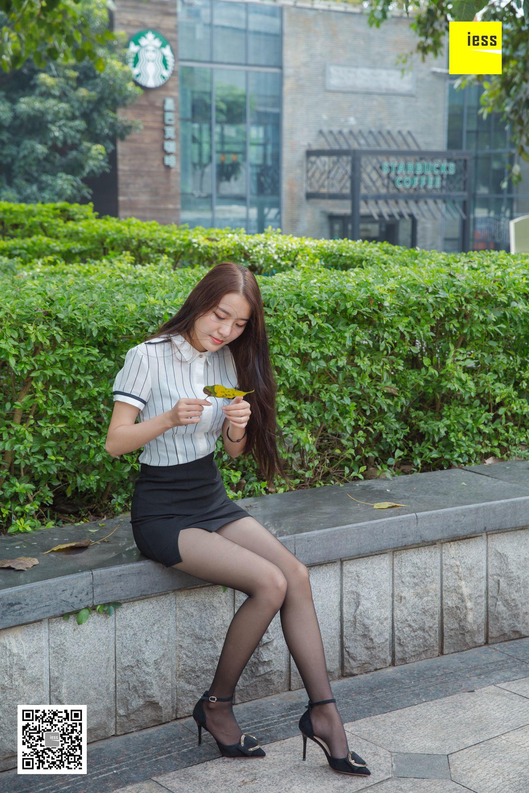 [异思趣向IESS] 模特 婉萍 《坐在喷泉旁的婉萍》