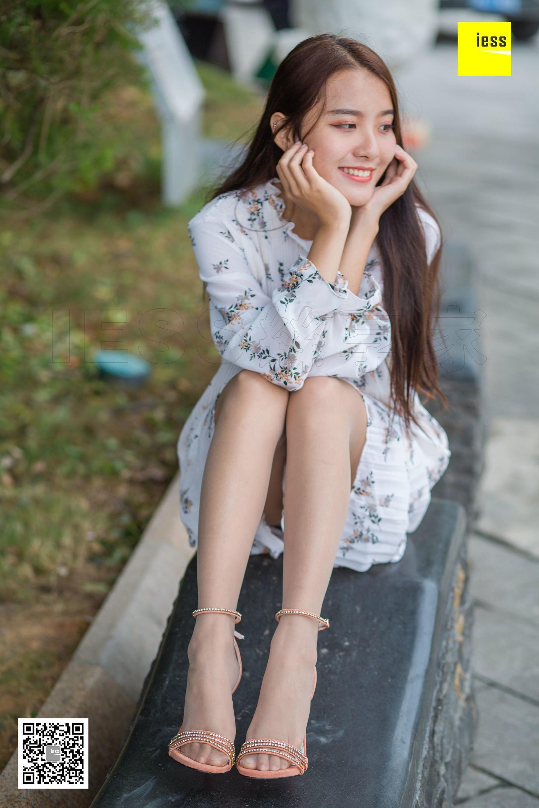 [异思趣向IESS] 模特 婉萍 《婉萍飘飘仙女裙》