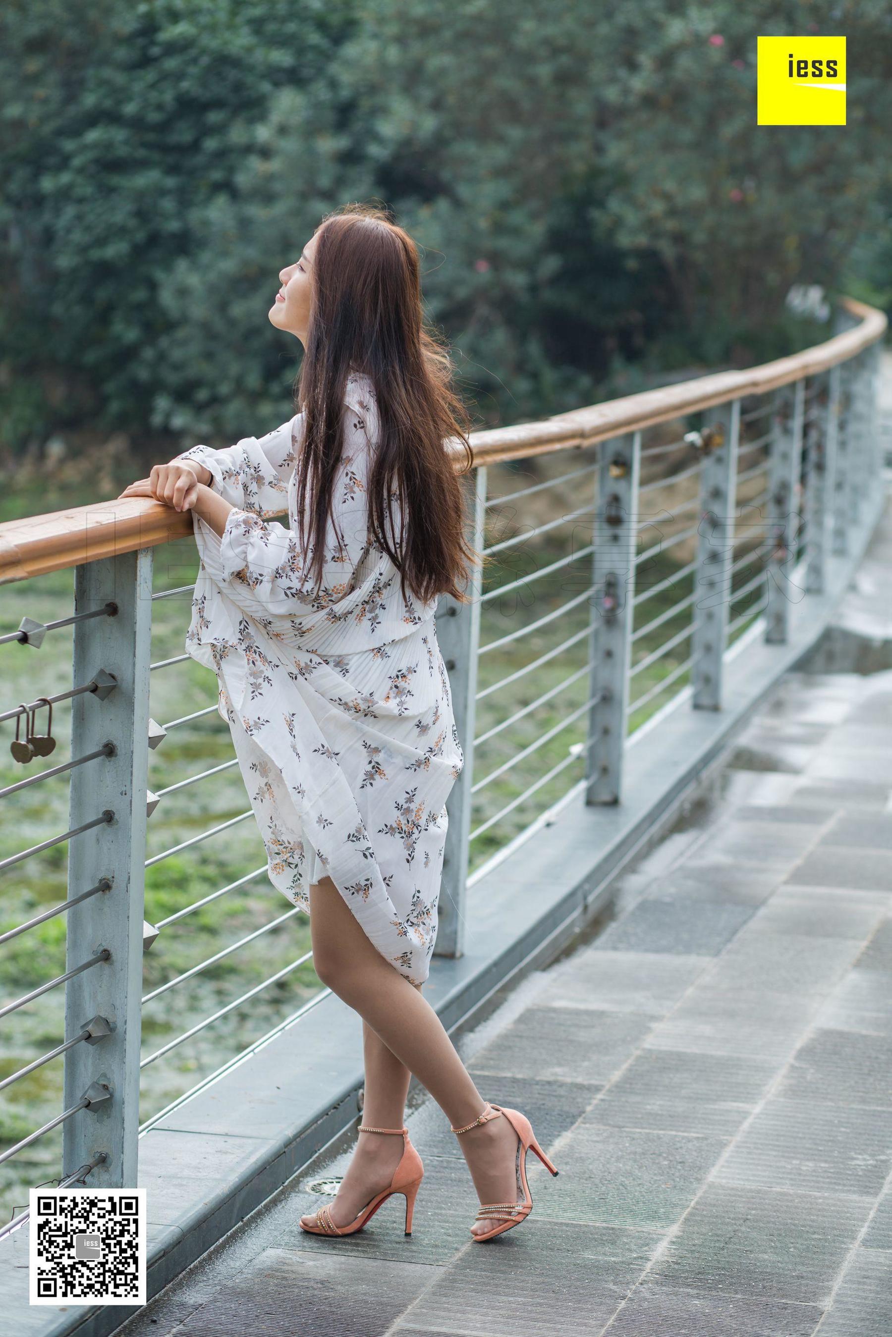 [异思趣向IESS] 模特 婉萍 《婉萍飘飘仙女裙》