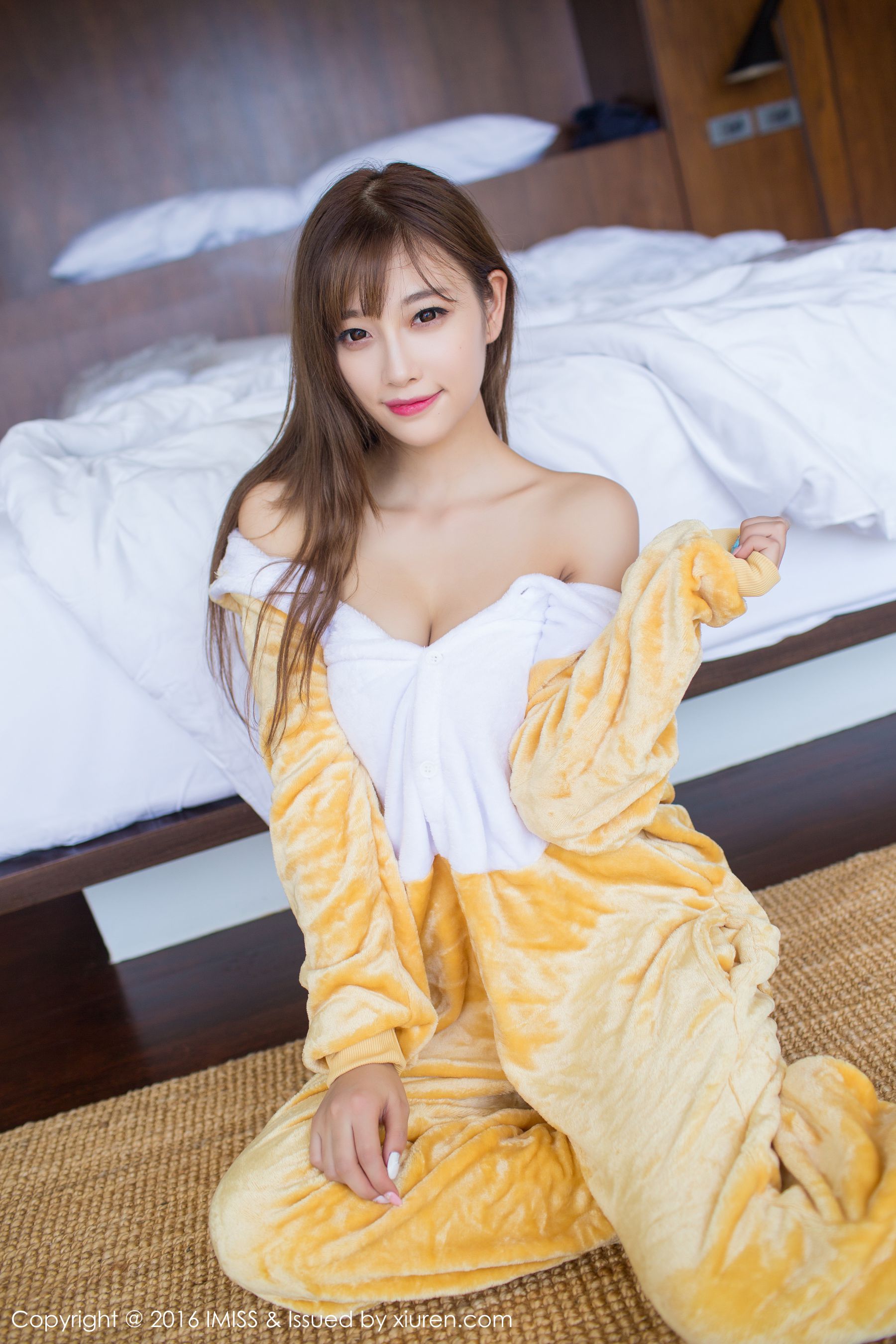 sugar小甜心CC《美女扮野兽+旗袍与丝袜》 [爱蜜社IMiss] Vol.136