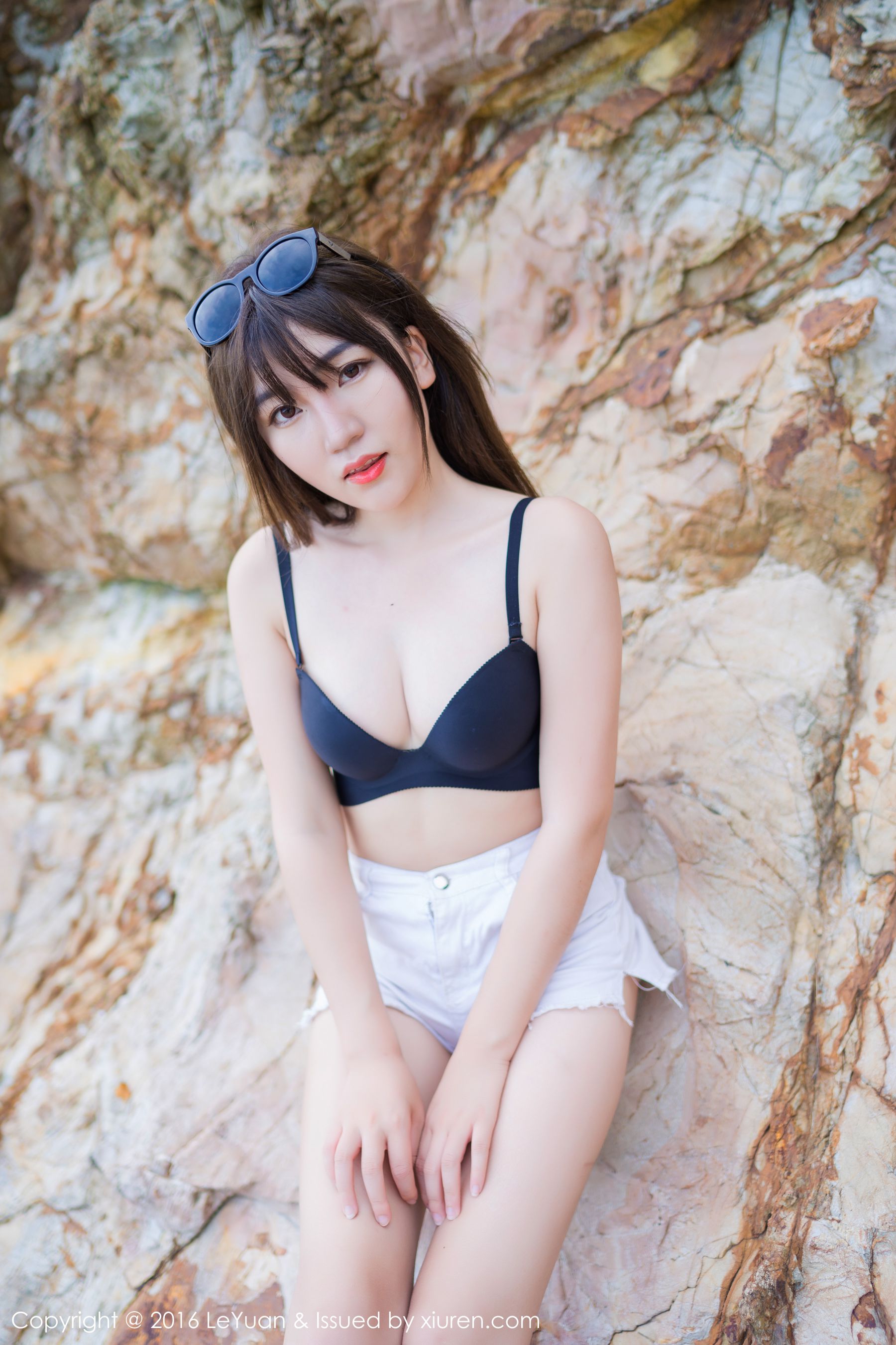 冷不丁《海边外拍》 [星乐园LeYuan] Vol.011