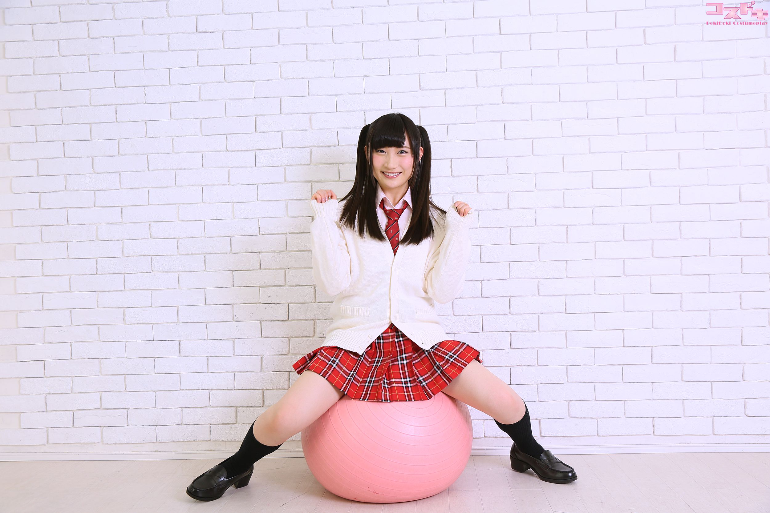 [Cosdoki] Mina Suzumoto 鈴本みな suzumotomina_pic_seifukuB1