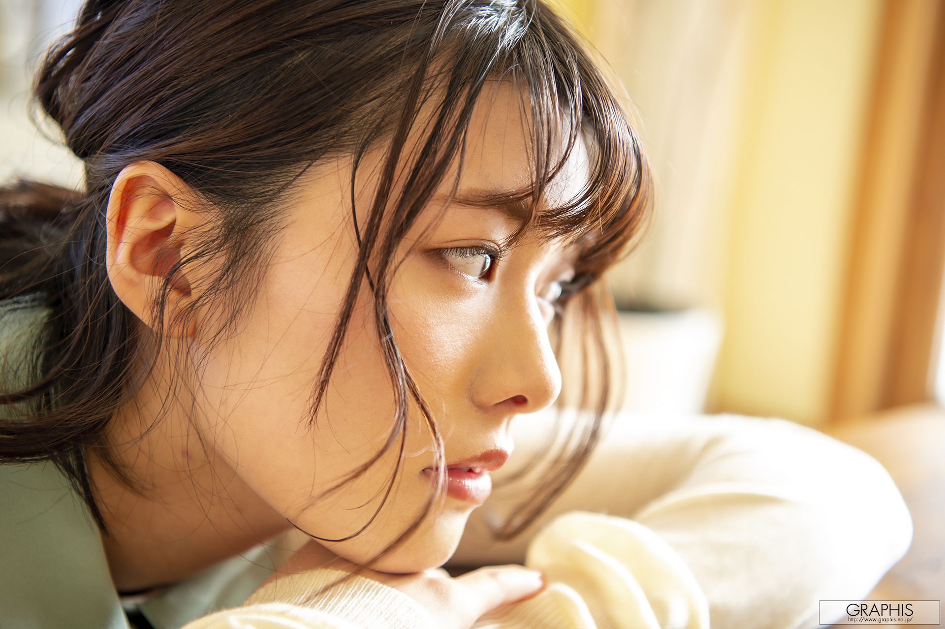 [Graphis] First Gravure 初脱ぎ娘 No.163 Hinata Koizumi 小泉ひなた