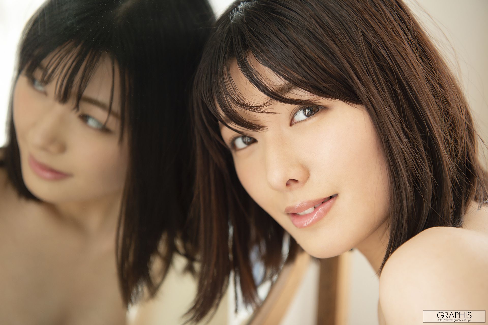 [Graphis] First Gravure 初脱ぎ娘 No.163 Hinata Koizumi 小泉ひなた