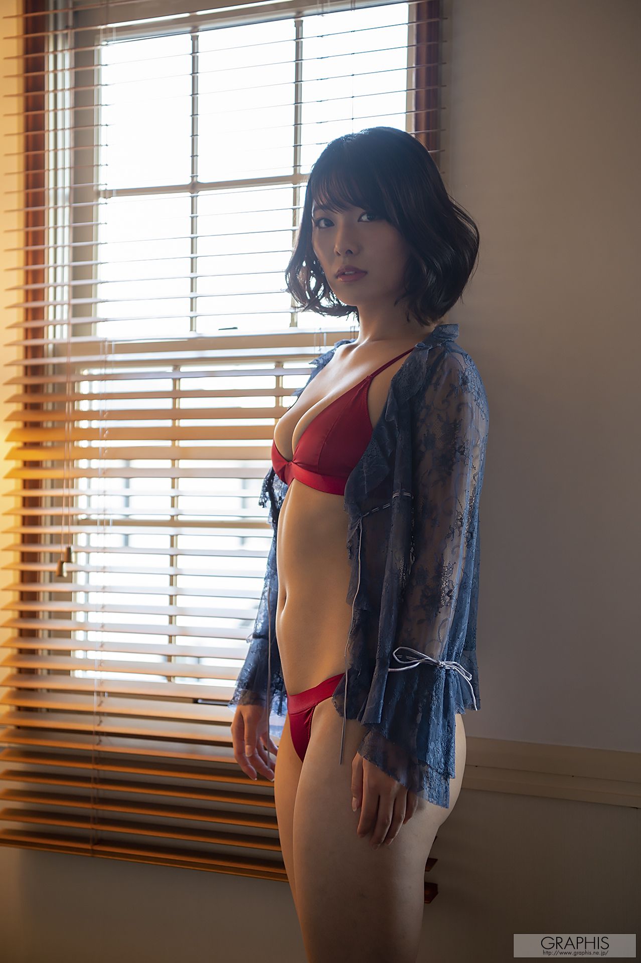 [Graphis] First Gravure 初脱ぎ娘 No.163 Hinata Koizumi 小泉ひなた
