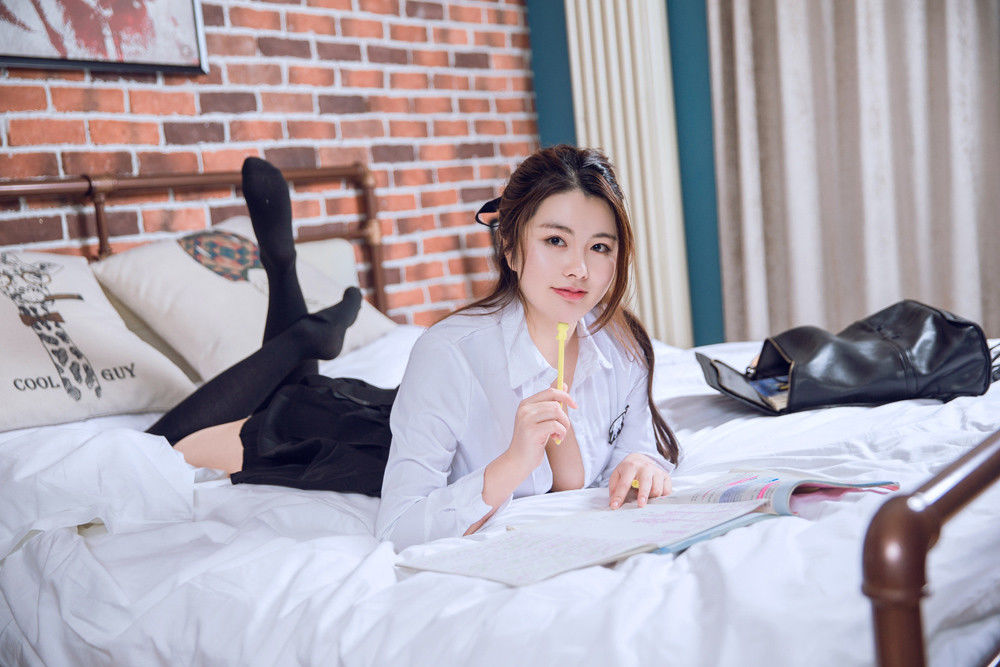 [头条女神TouTiao]  娜露selena 不要吃兔兔！