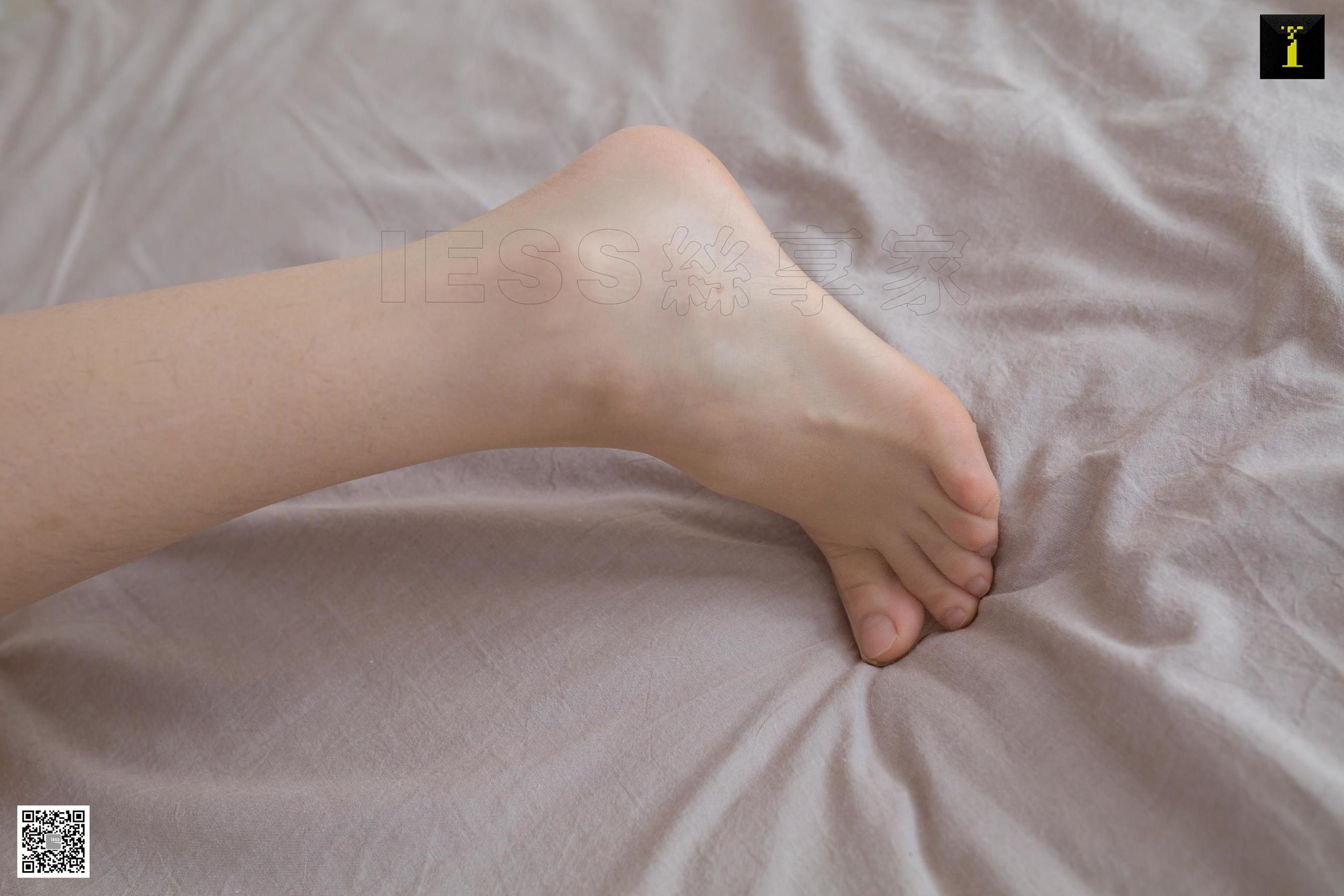 [异思趣向IESS] 模特 梓琪《我的梨涡女同事》