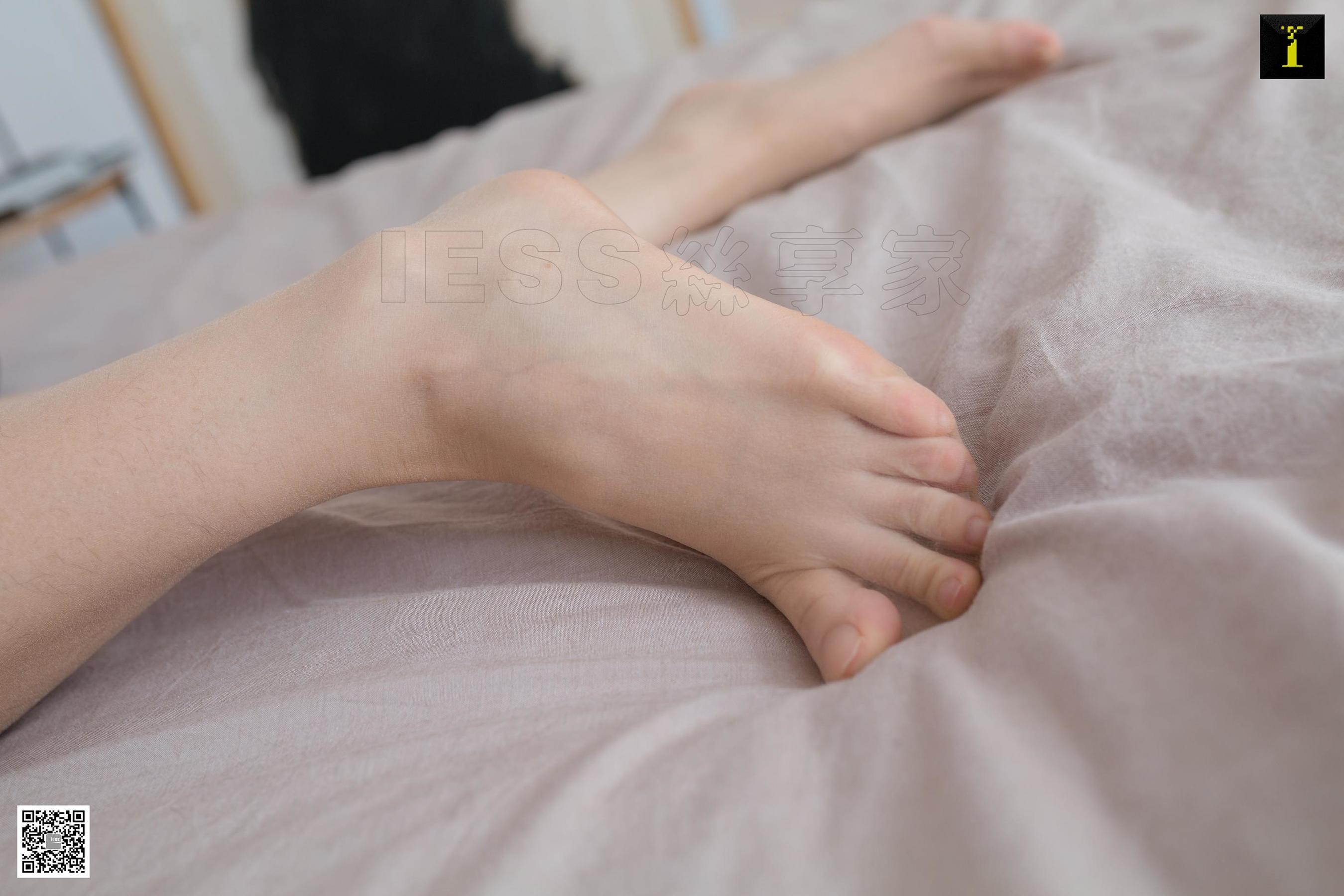 [异思趣向IESS] 模特 梓琪《我的梨涡女同事》