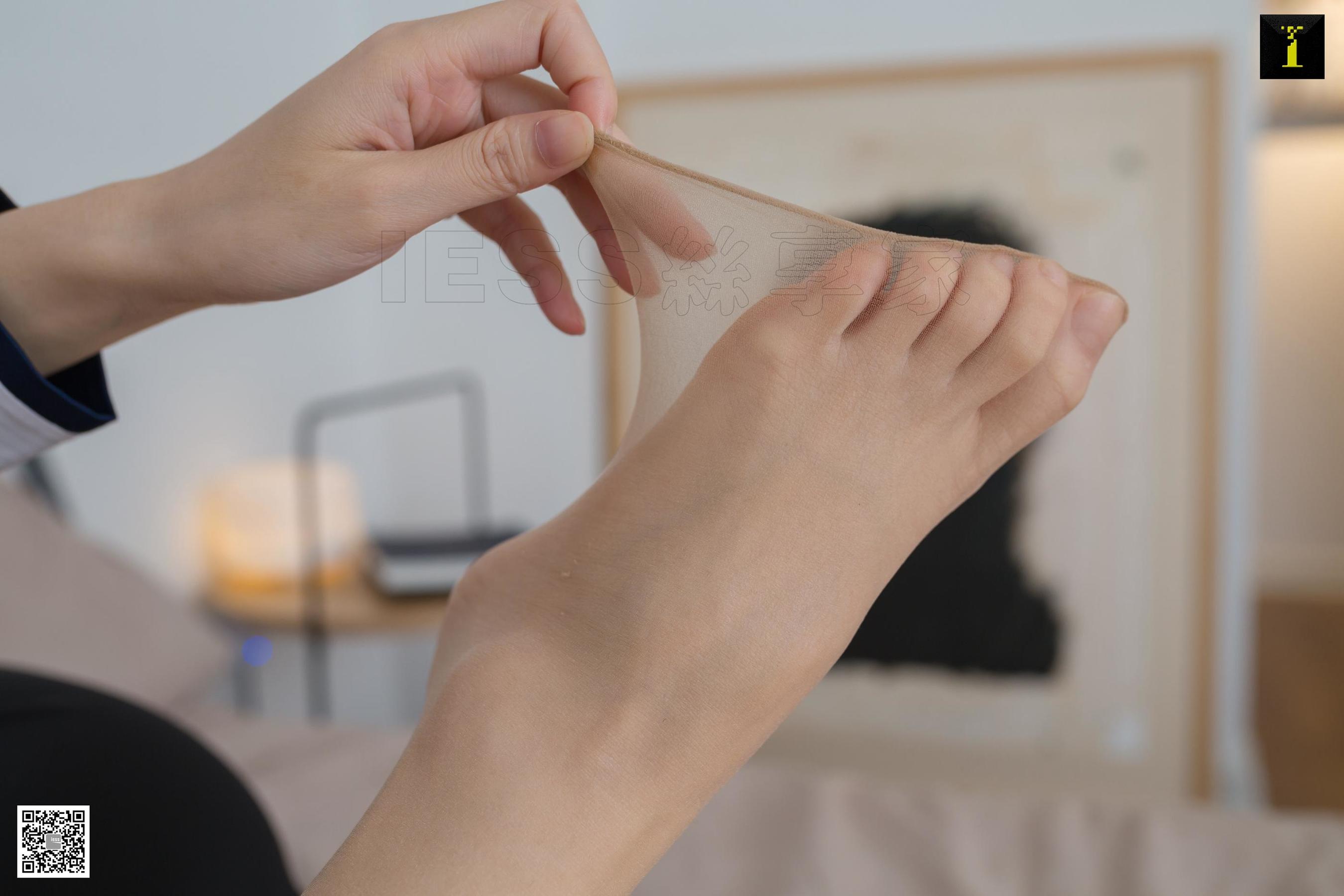 [异思趣向IESS] 模特 梓琪《我的梨涡女同事》