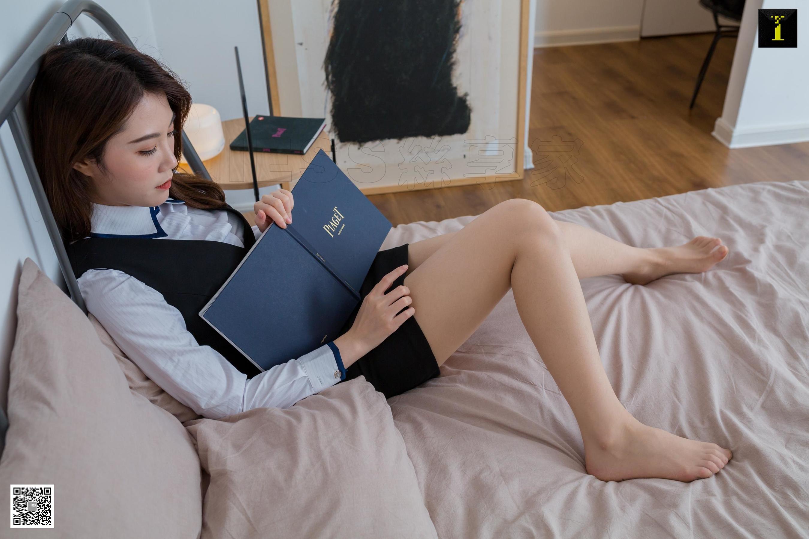 [异思趣向IESS] 模特 梓琪《我的梨涡女同事》