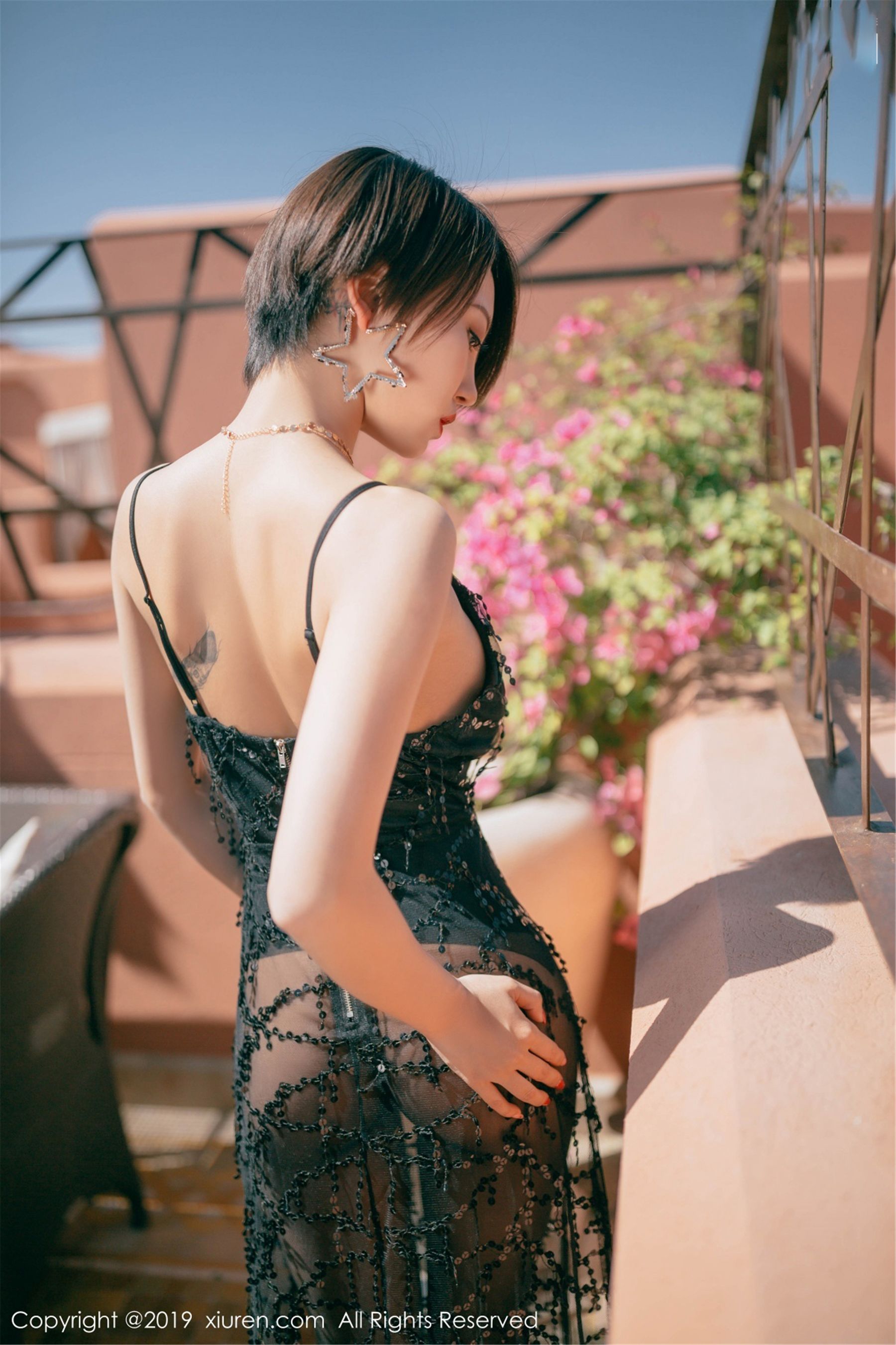[秀人XIUREN] No.1393 冯木木LRIS