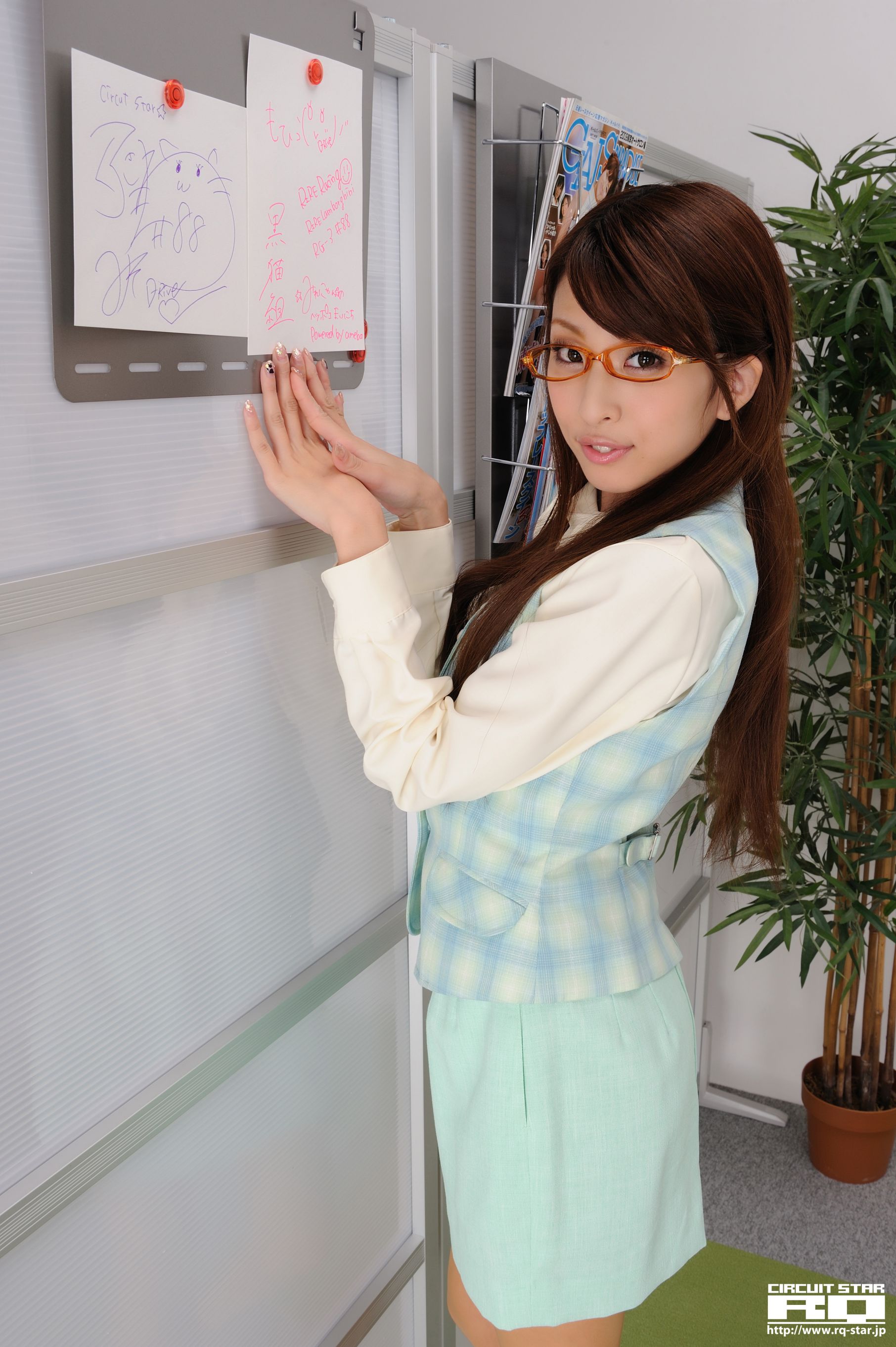 [RQ-STAR] NO.00293 黒沢美憐 Office Lady办公室女郎 写真集
