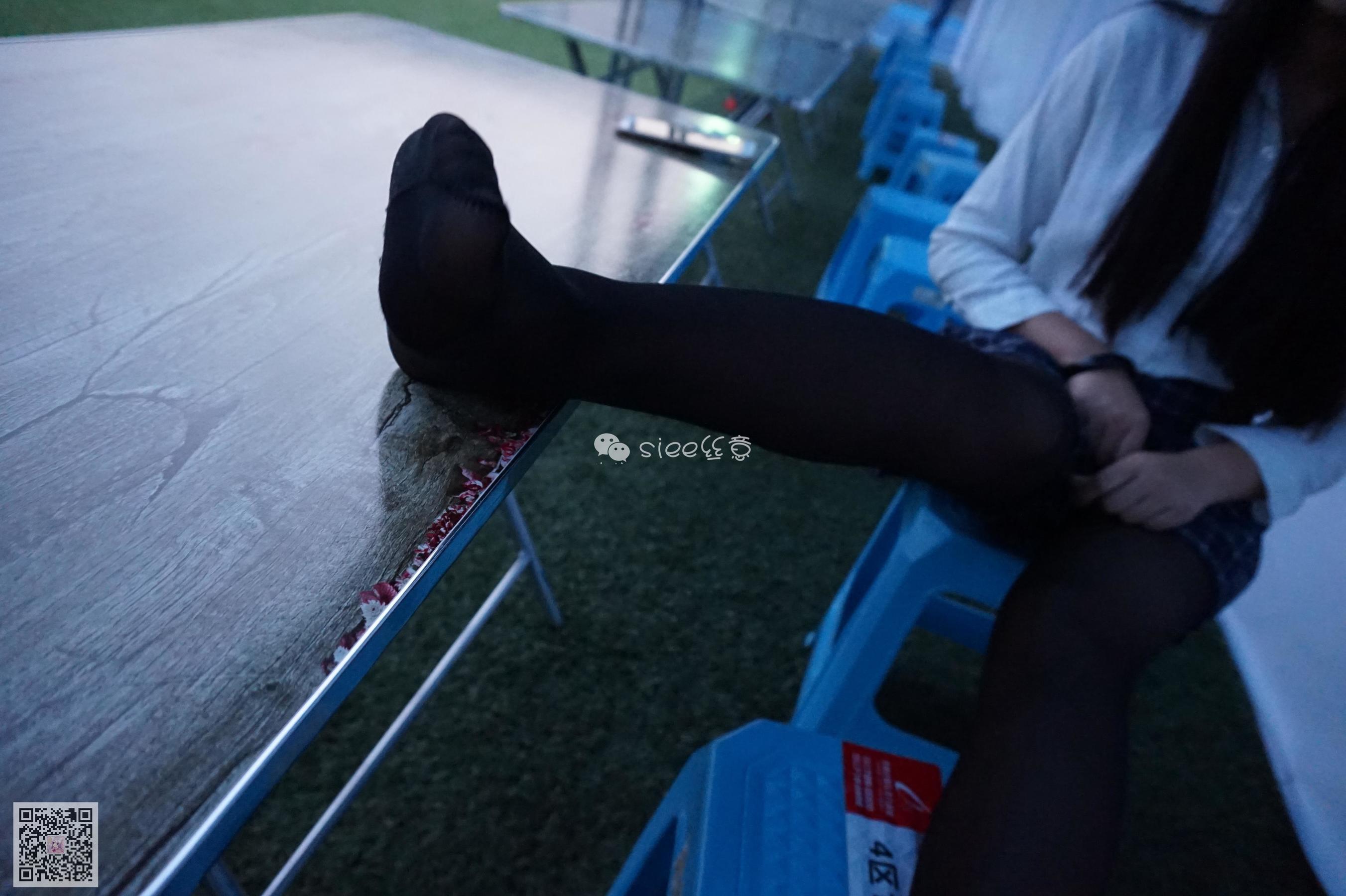[丝意SIEE] No.006 曦曦 操场黑丝